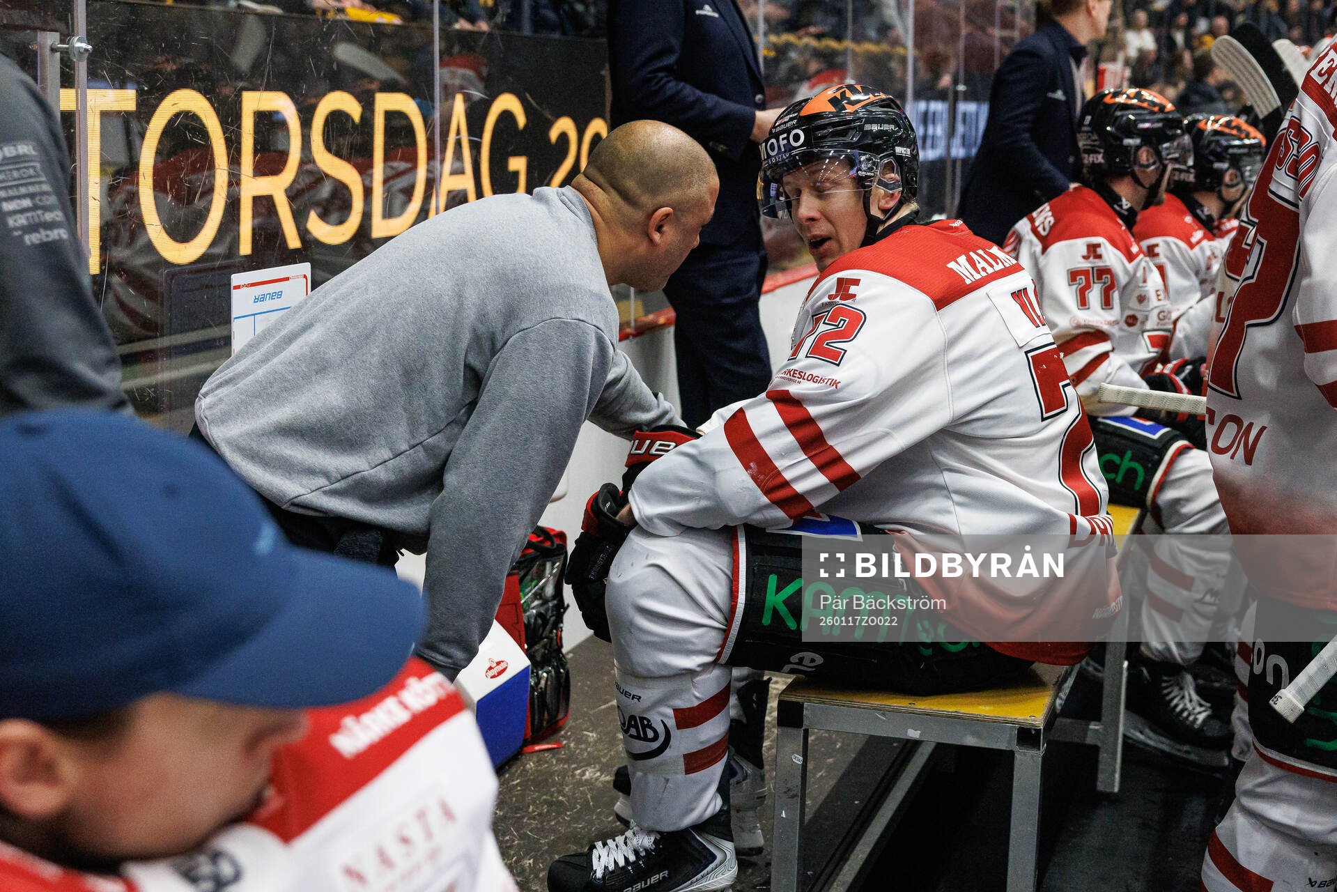 Örebros Jesse Ylönen har ontunder ishockeymatchen i SHL
