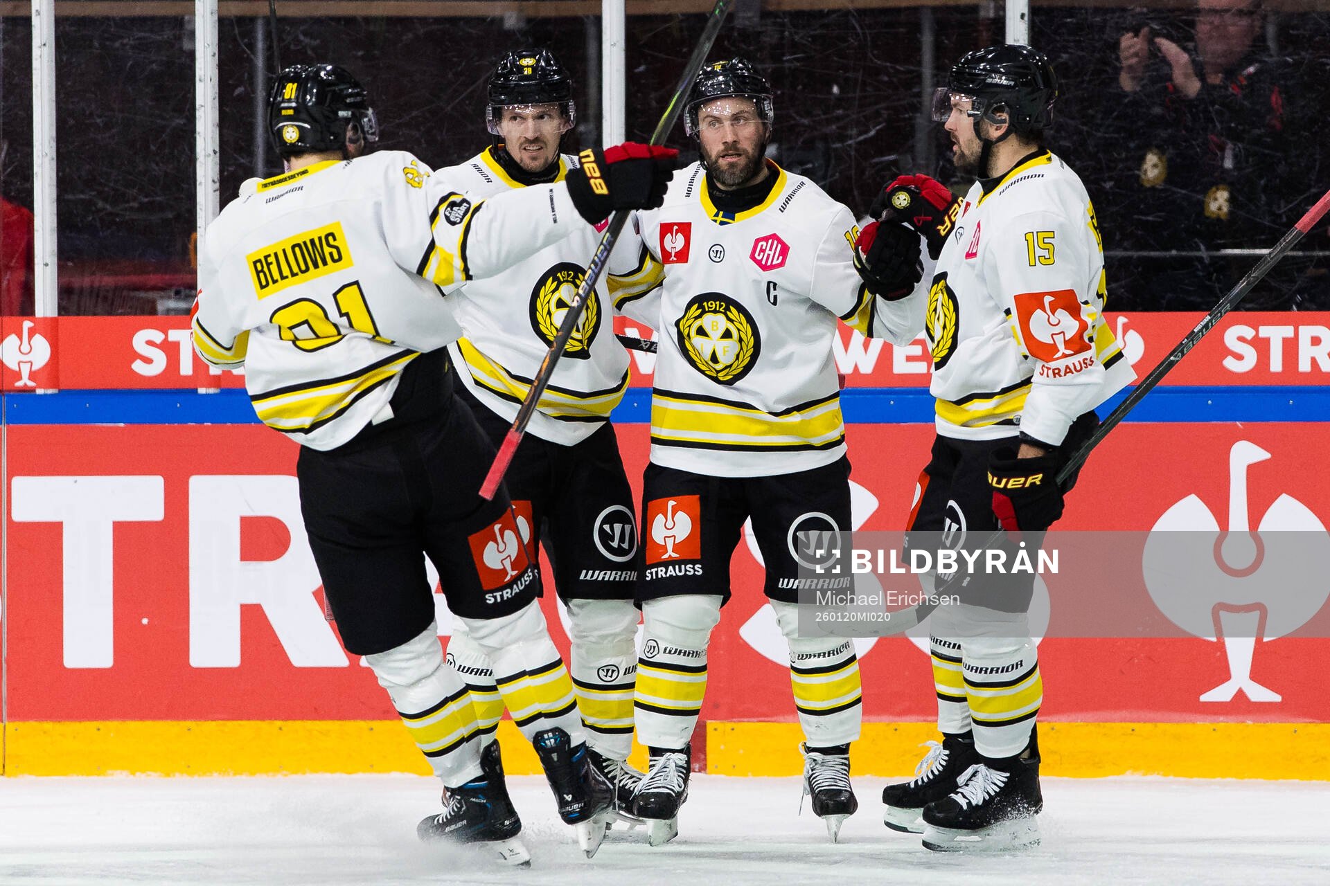 Johan Larsson of Brynäs celebrate with Johannes Kinnvall