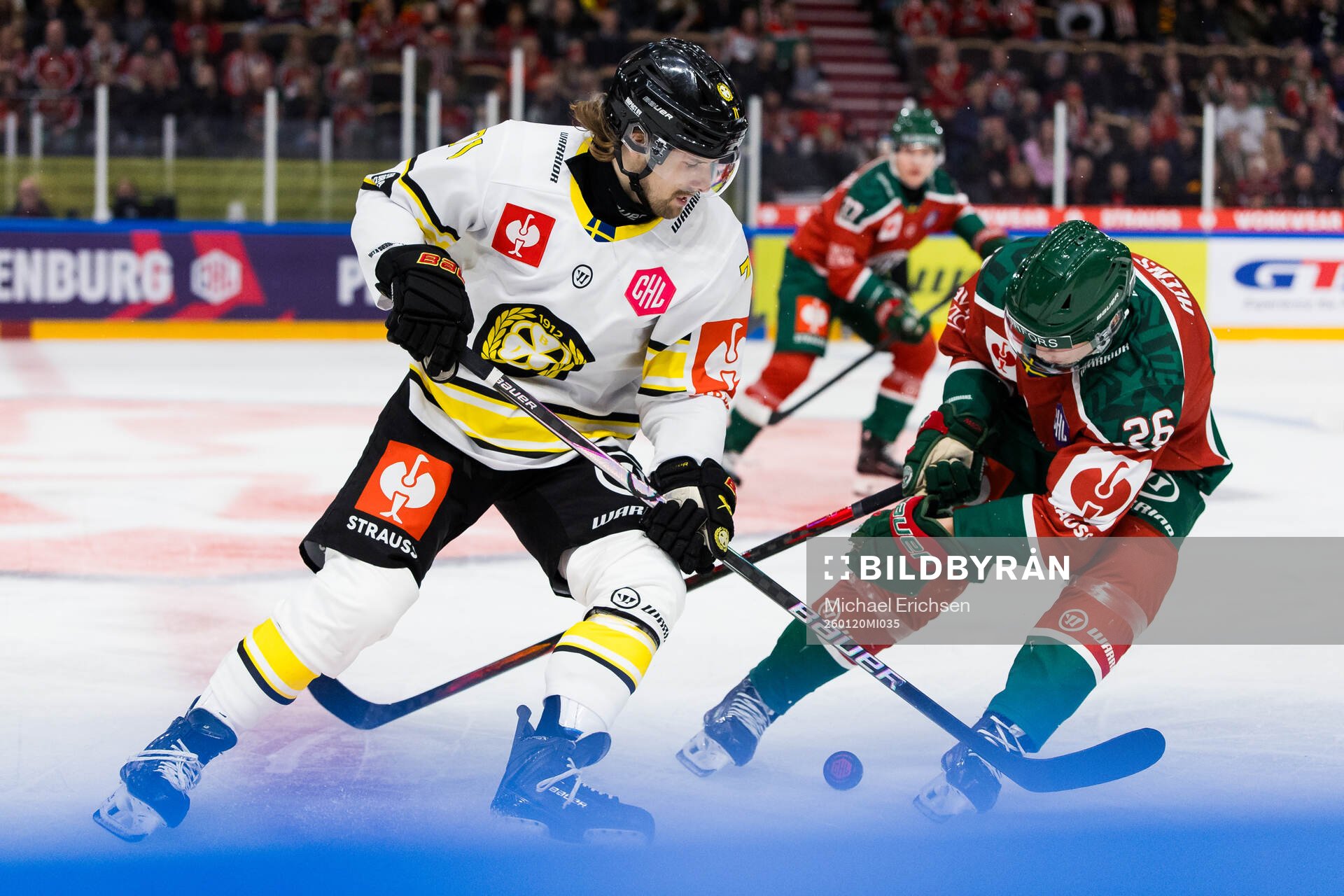 Axel Jonsson-Fjällby of Brynäs and Isac Heens of Frölunda