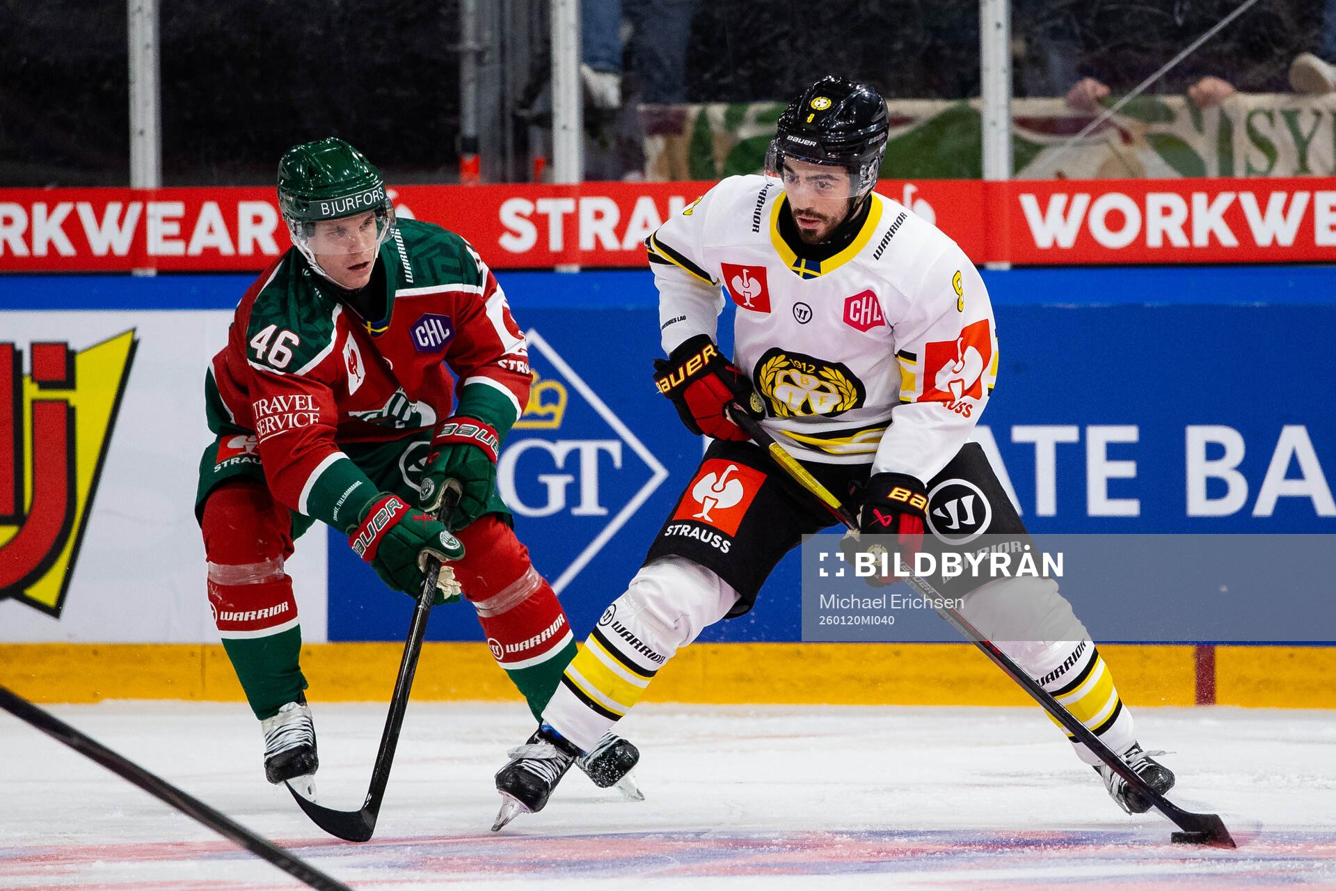 Dominik Egli of Frölunda and Bobby Trivigno of Brynäs
