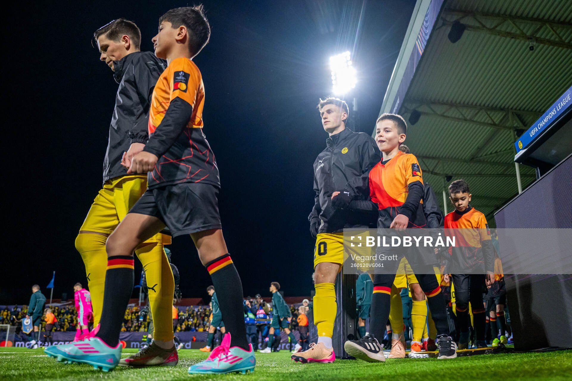Fredrik Sjøvold of Bodø/Glimt enters the pitch