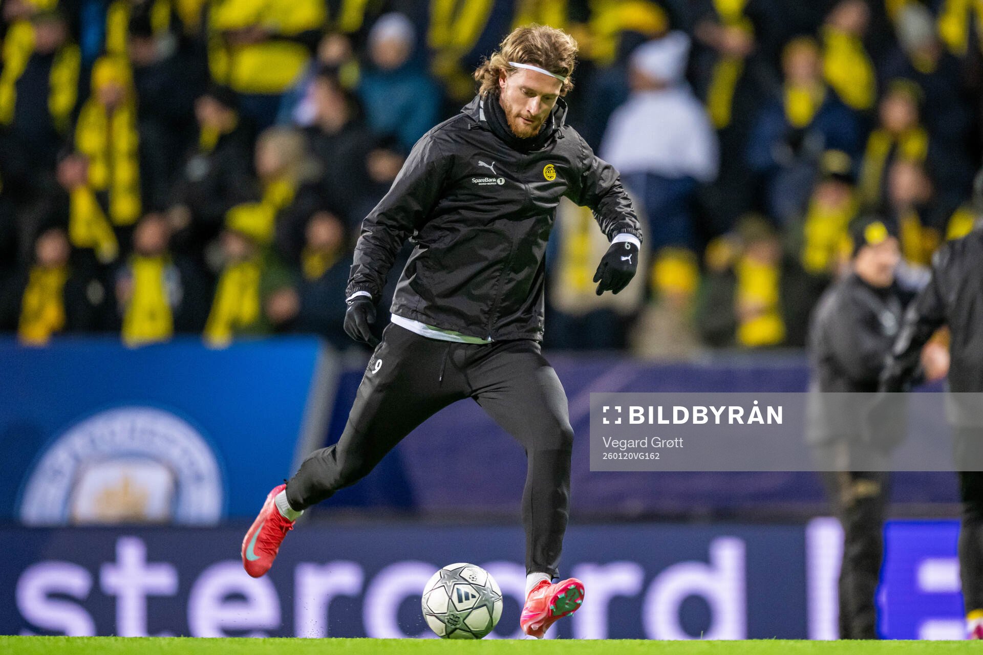 Kasper Høgh of Bodø/Glimt warms up