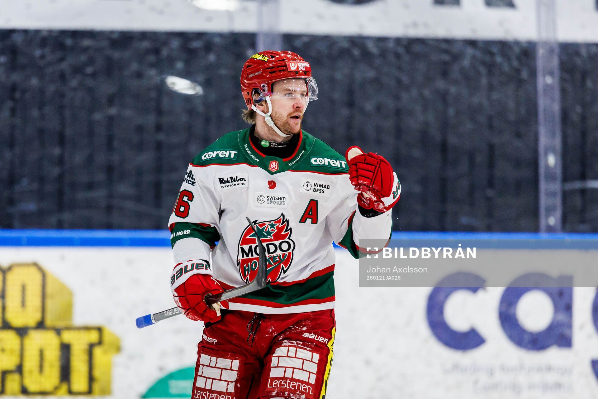 Modos Sebastian Ohlsson jublar