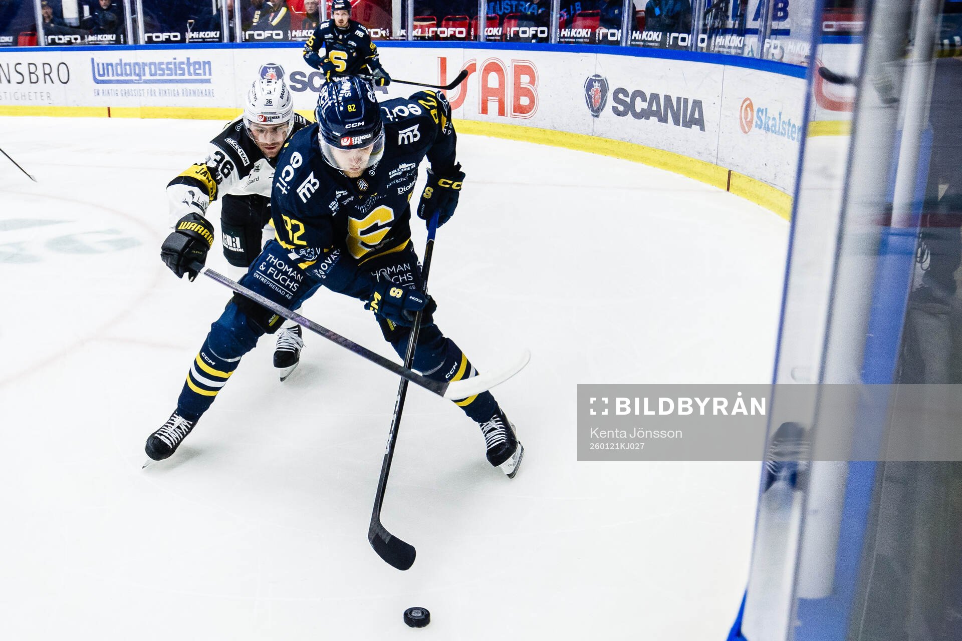 Västerås Olle Norberg och Södertäljes Roope Laavainen