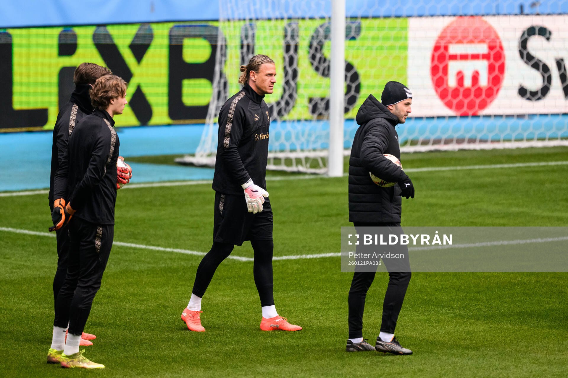 Goalkeeper Johan Dahlin and goalkeeper coach Zlatan Azinovic