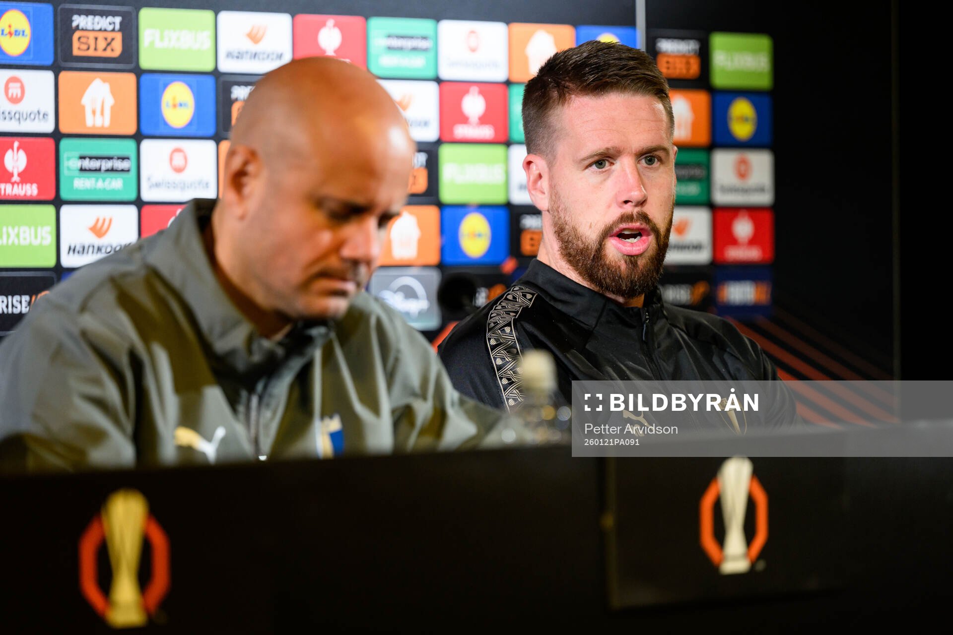Head coach Miguel Angel Ramirez and Pontus Jansson