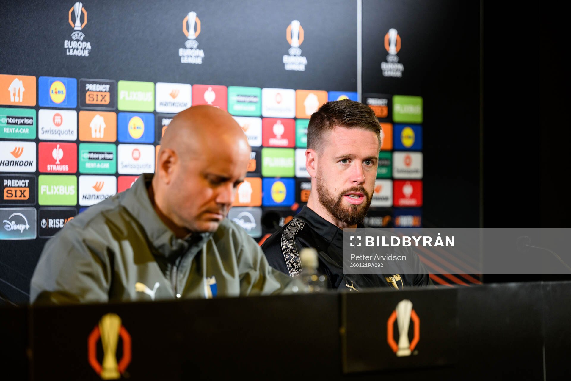 Head coach Miguel Angel Ramirez and Pontus Jansson