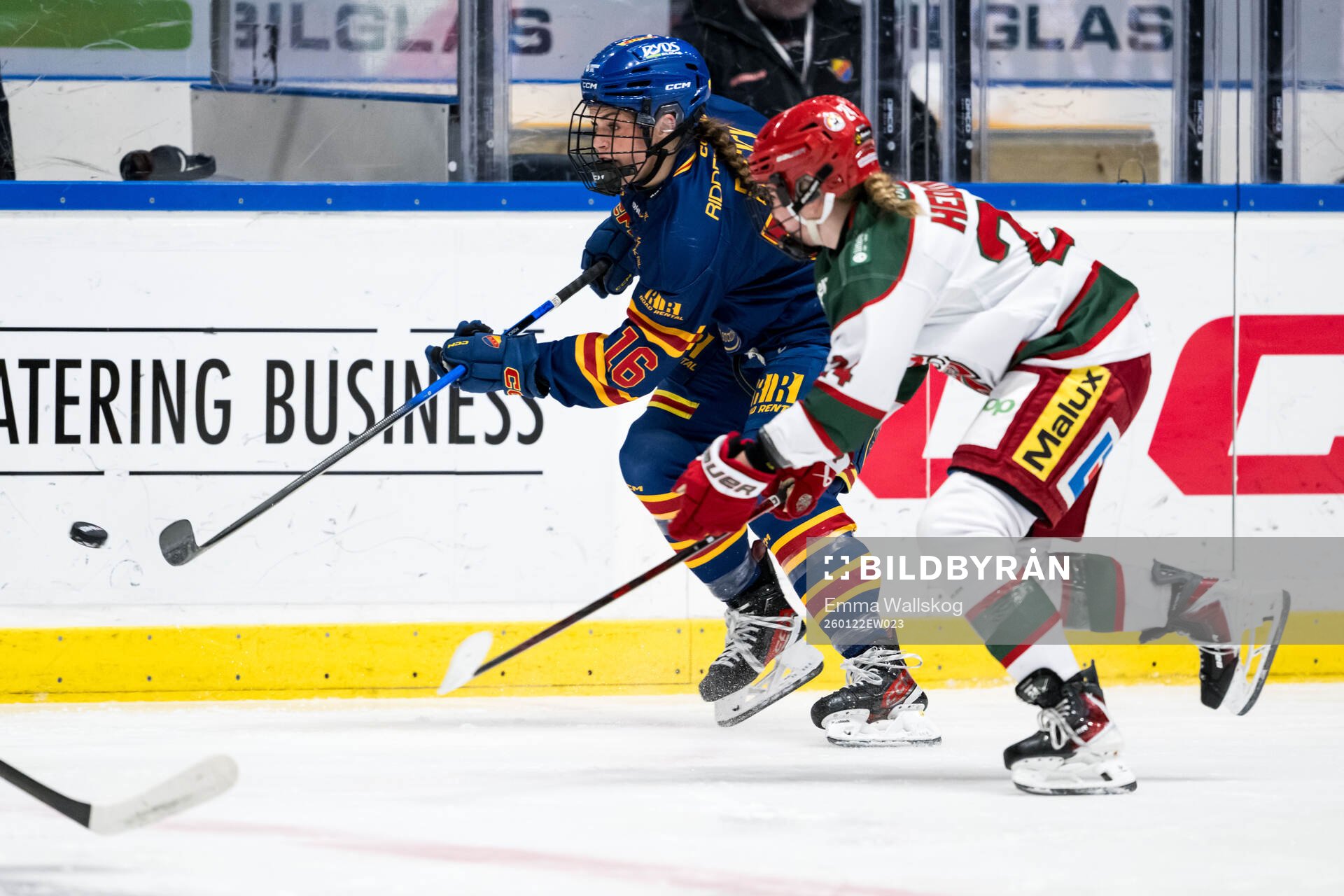 Djurgårdens Madeline Posick och Modos Ebba Hedqvist