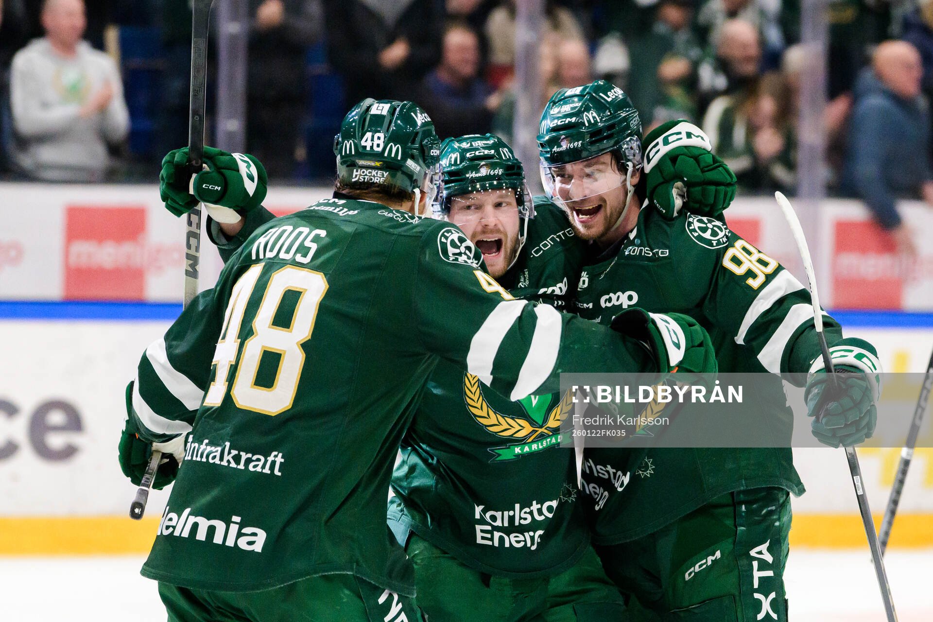 Färjestads Axel Bergkvist och Marian Studenic jublar