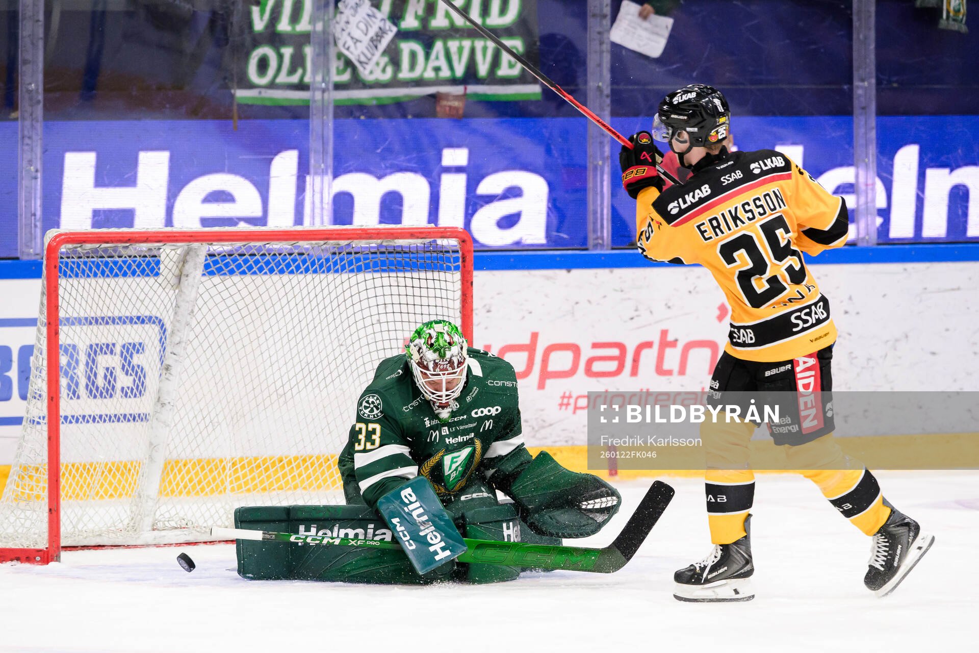 Färjestads målvakt Emil Larmi och Luleås Filip Eriksson