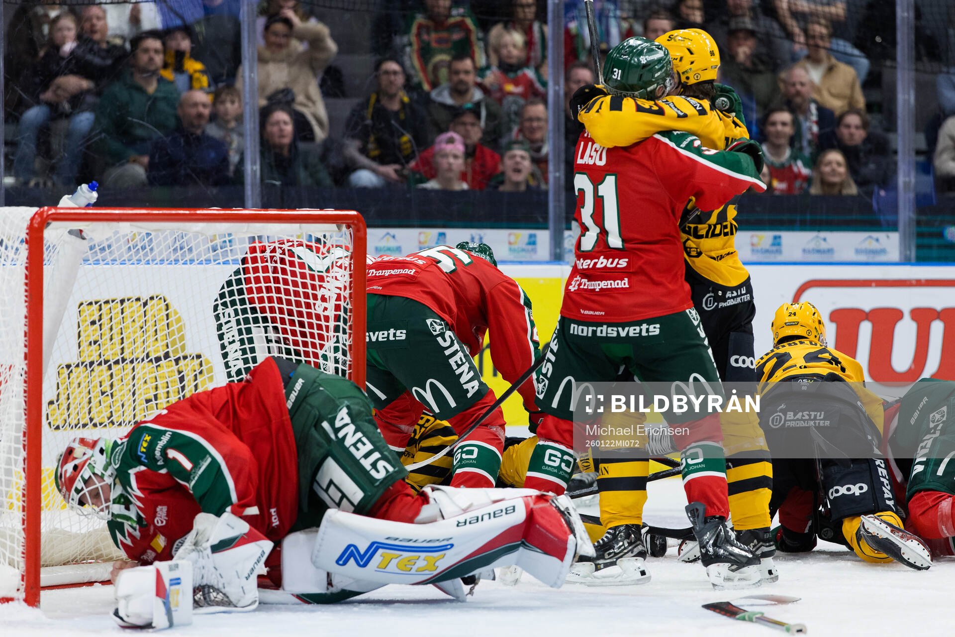 Frölundas målvakt Lars Johansson, Nicklas Lasu och