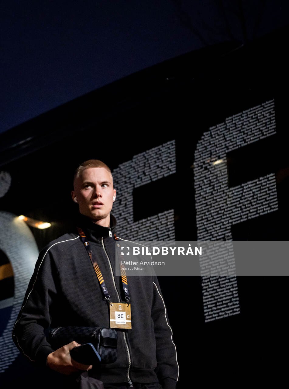 Daniel Gudjohnsen of Malmö FF arrives at the stadium
