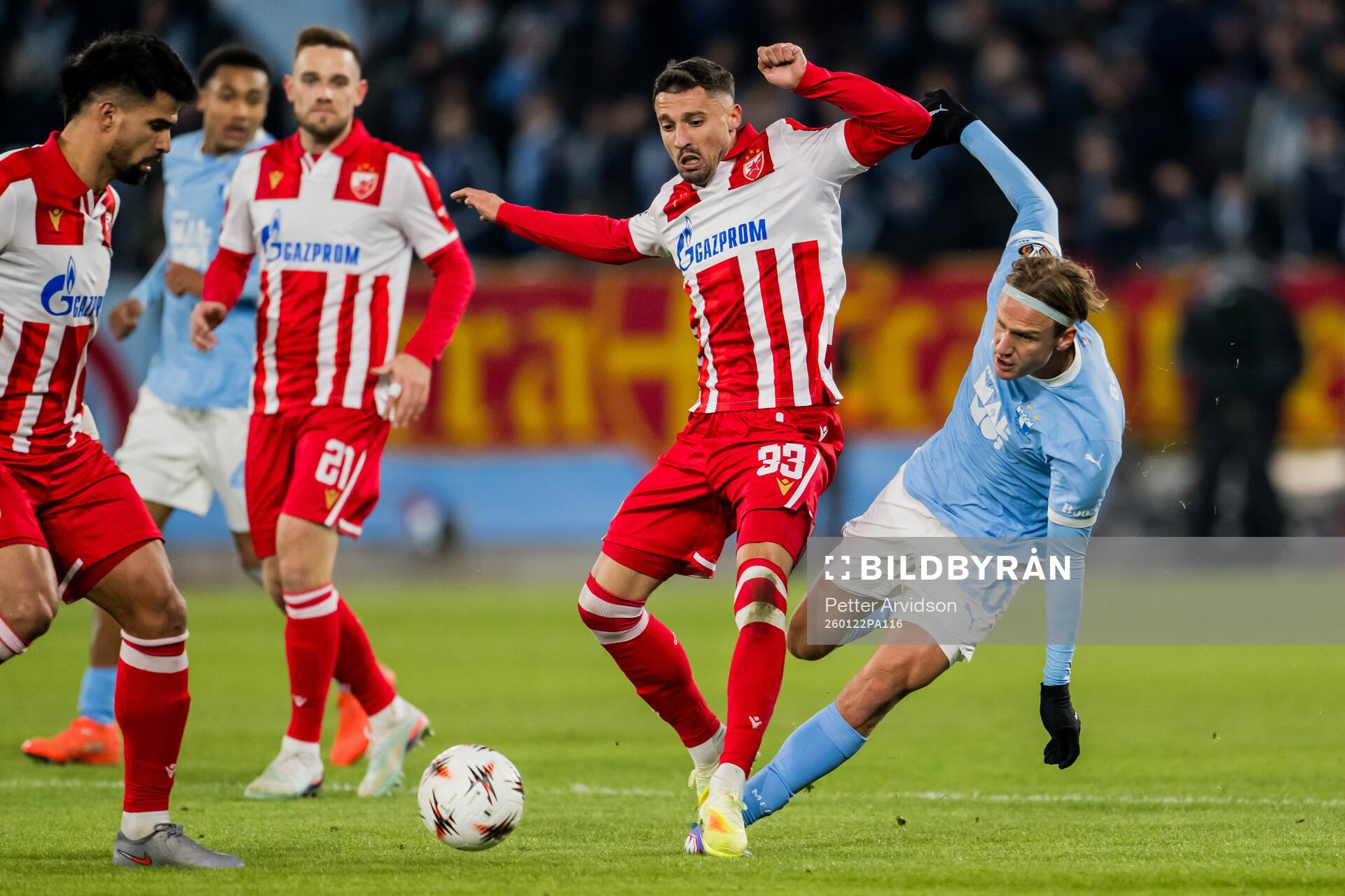 Rade Krunic of Crvena Zvezda and Erik Botheim of Malmö FF