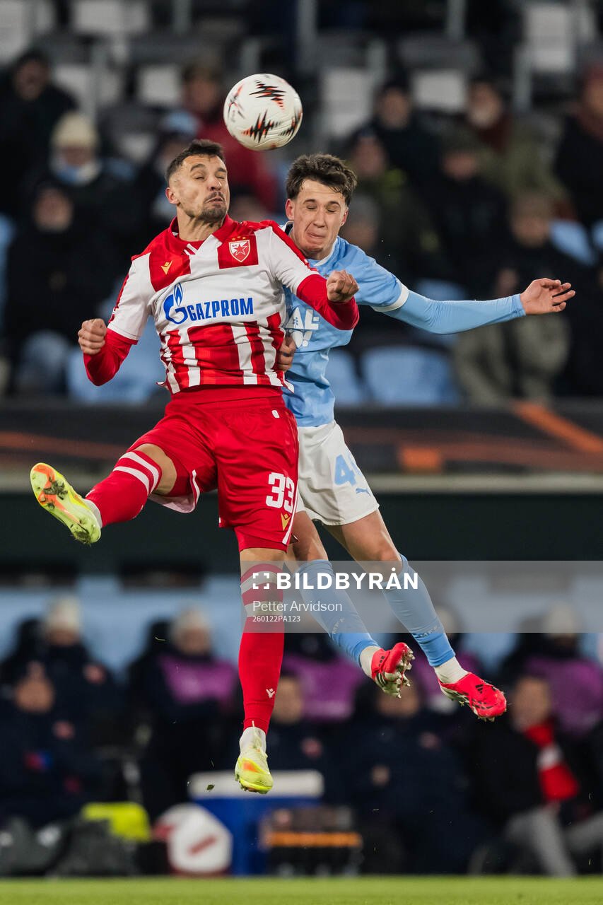 Rade Krunic of Crvena Zvezda and Kenan Busuladzic of Malmö