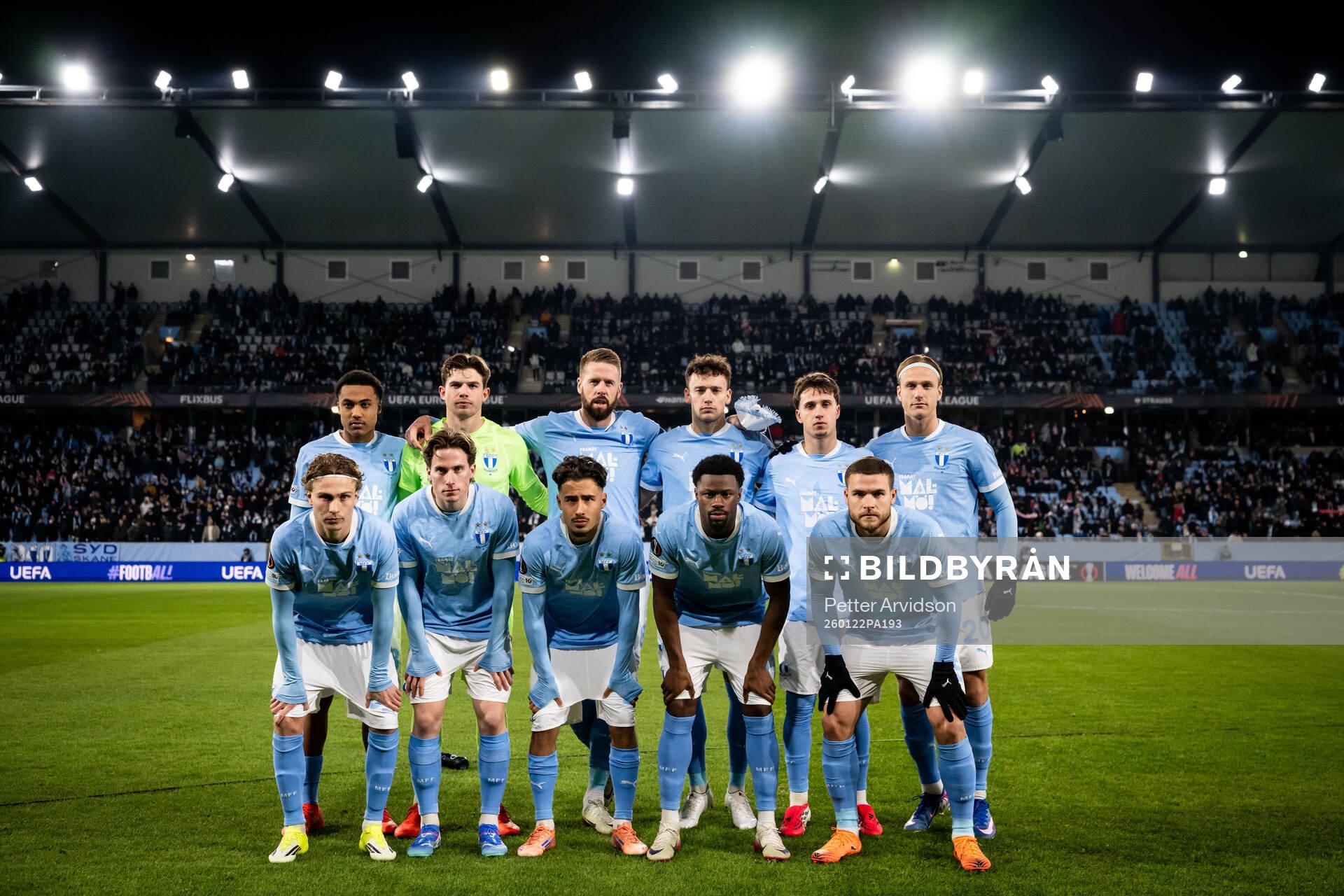 The starting eleven of Malmö FF pose for a picture