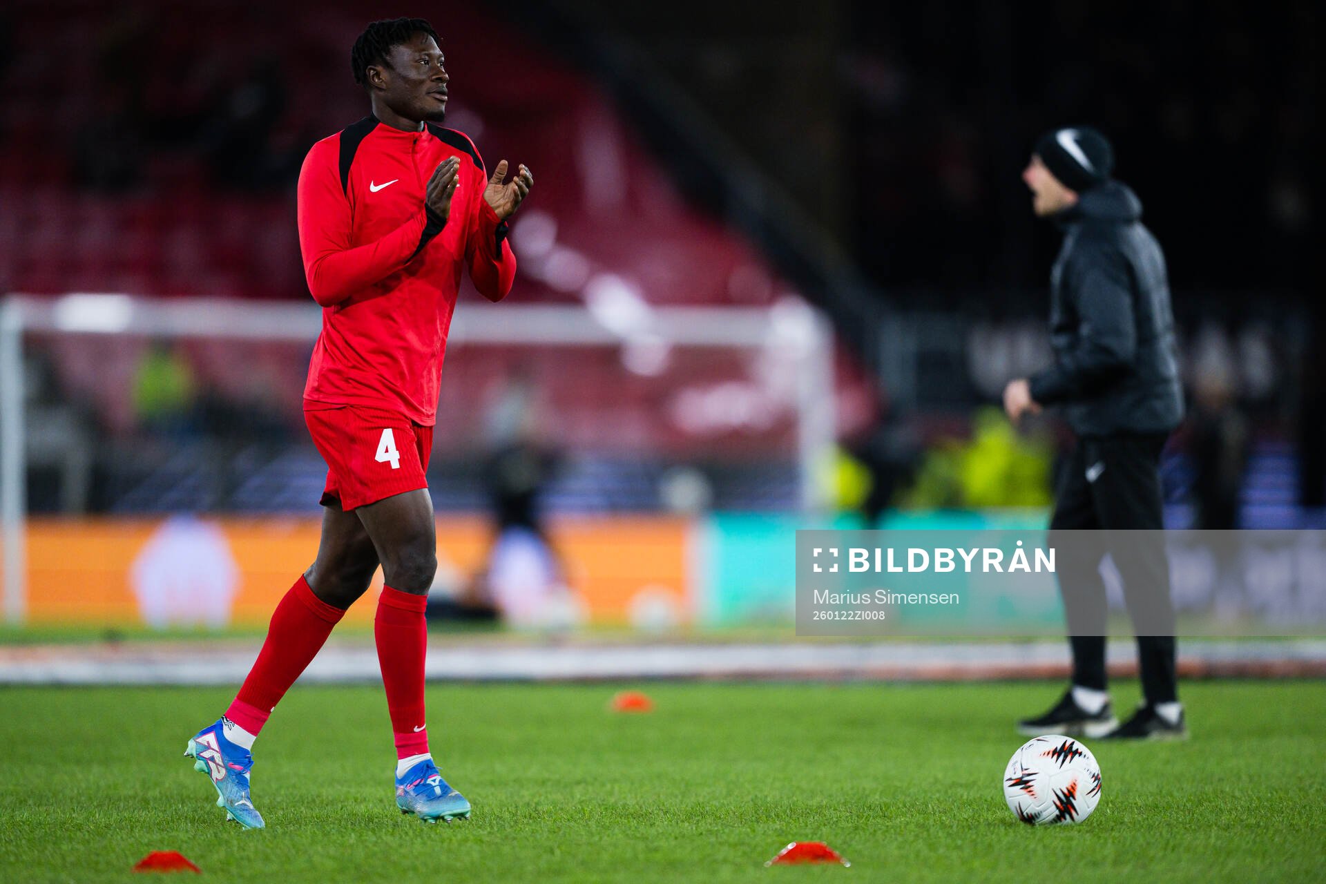 Nana Kwame Boakye of Brann warms up