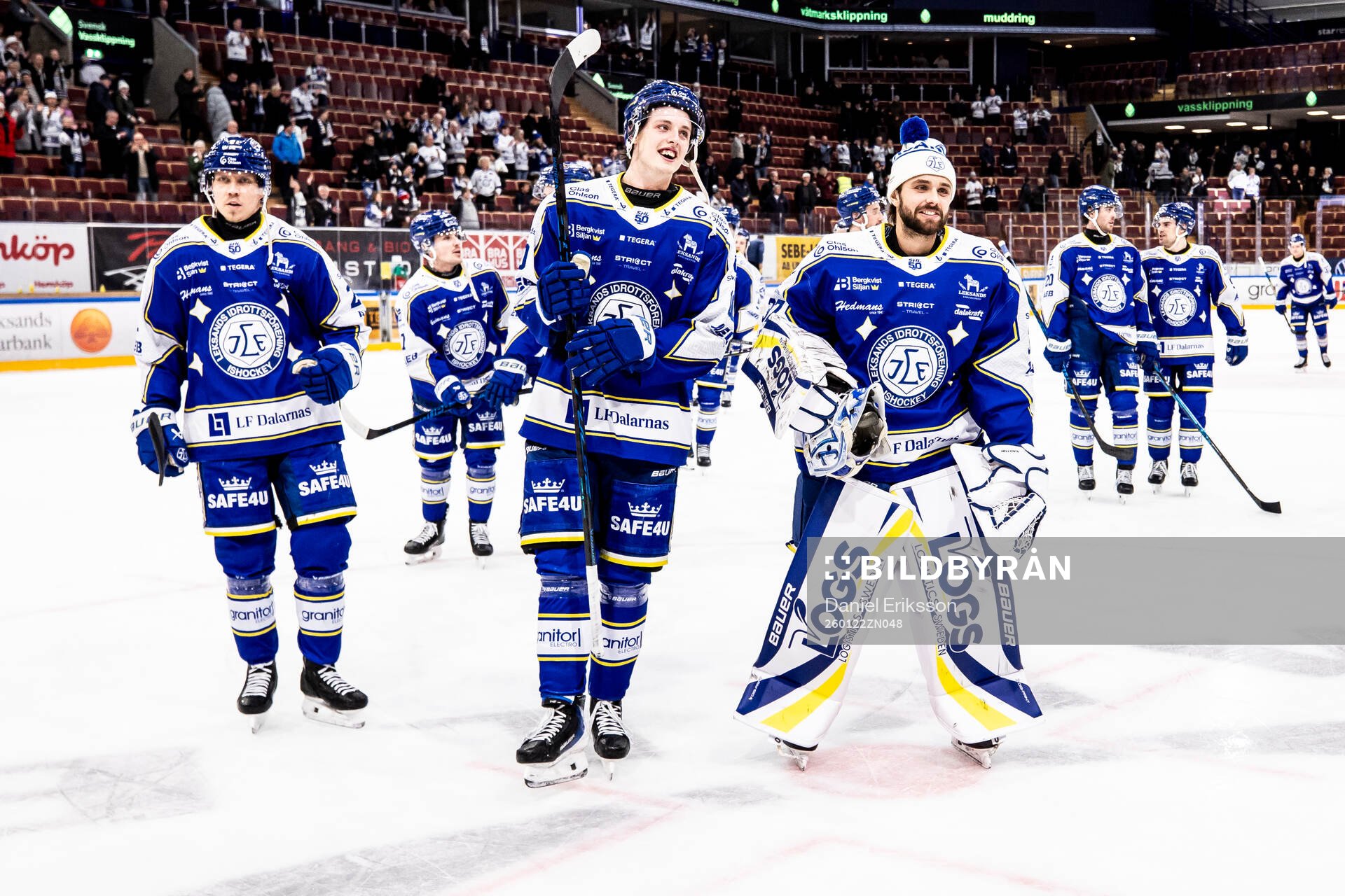 Leksands Joonas Lyytinen och Anton Johansson och målvakt