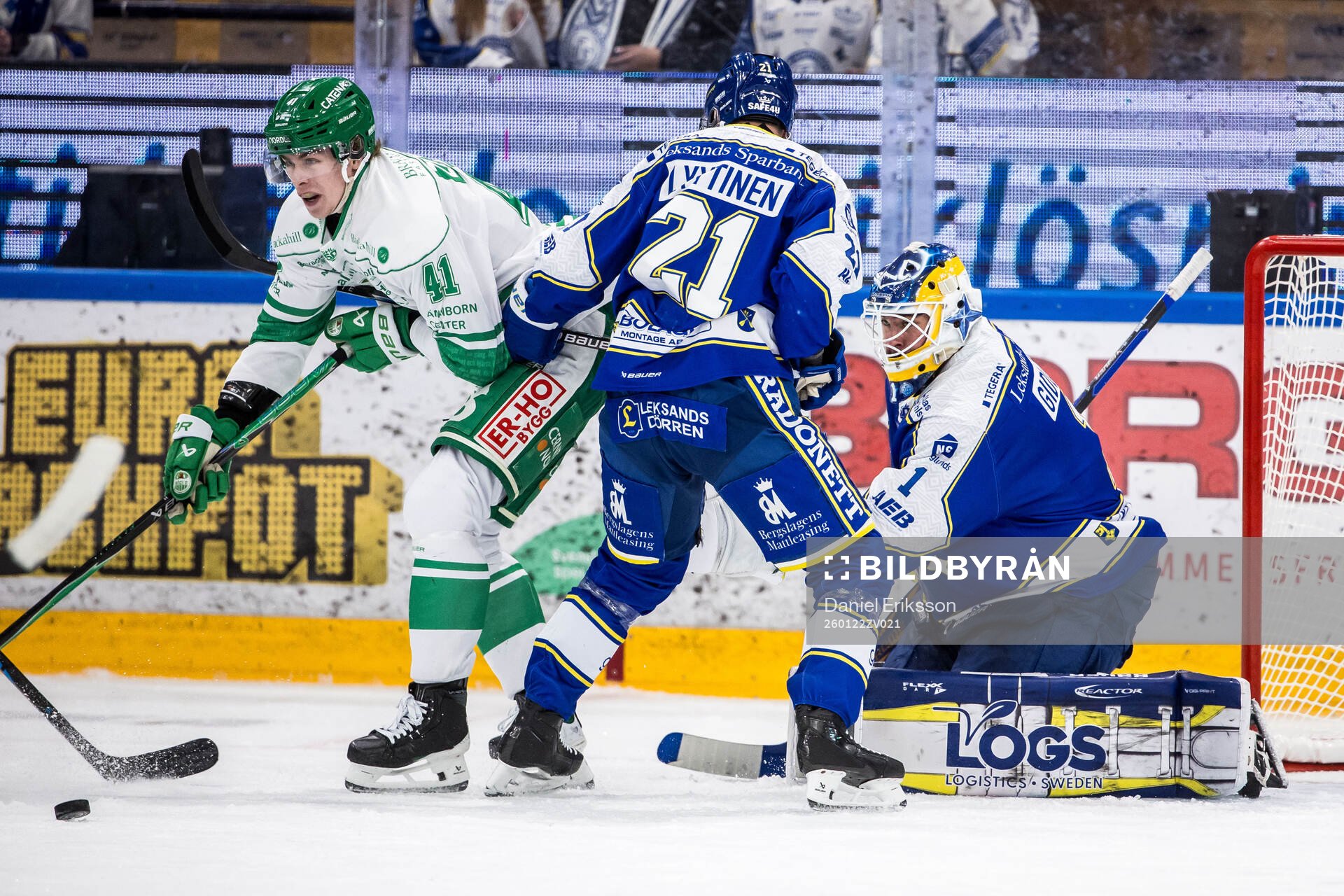 Rögles Simon Zether och Leksands målvakt Marcus Gidlöf