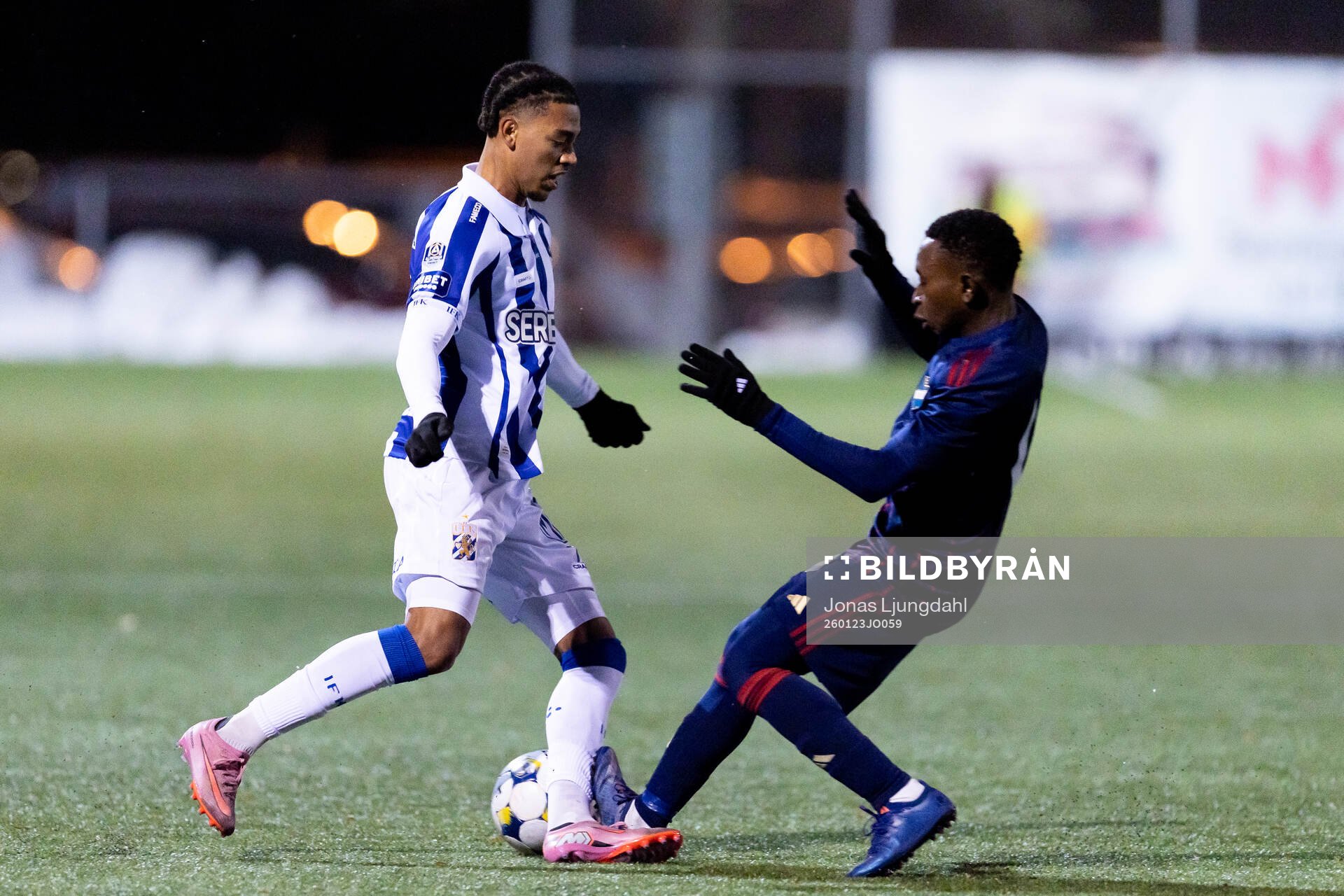 IFK Göteborgs Sebastian Clemmensen och Östers IFs Musa