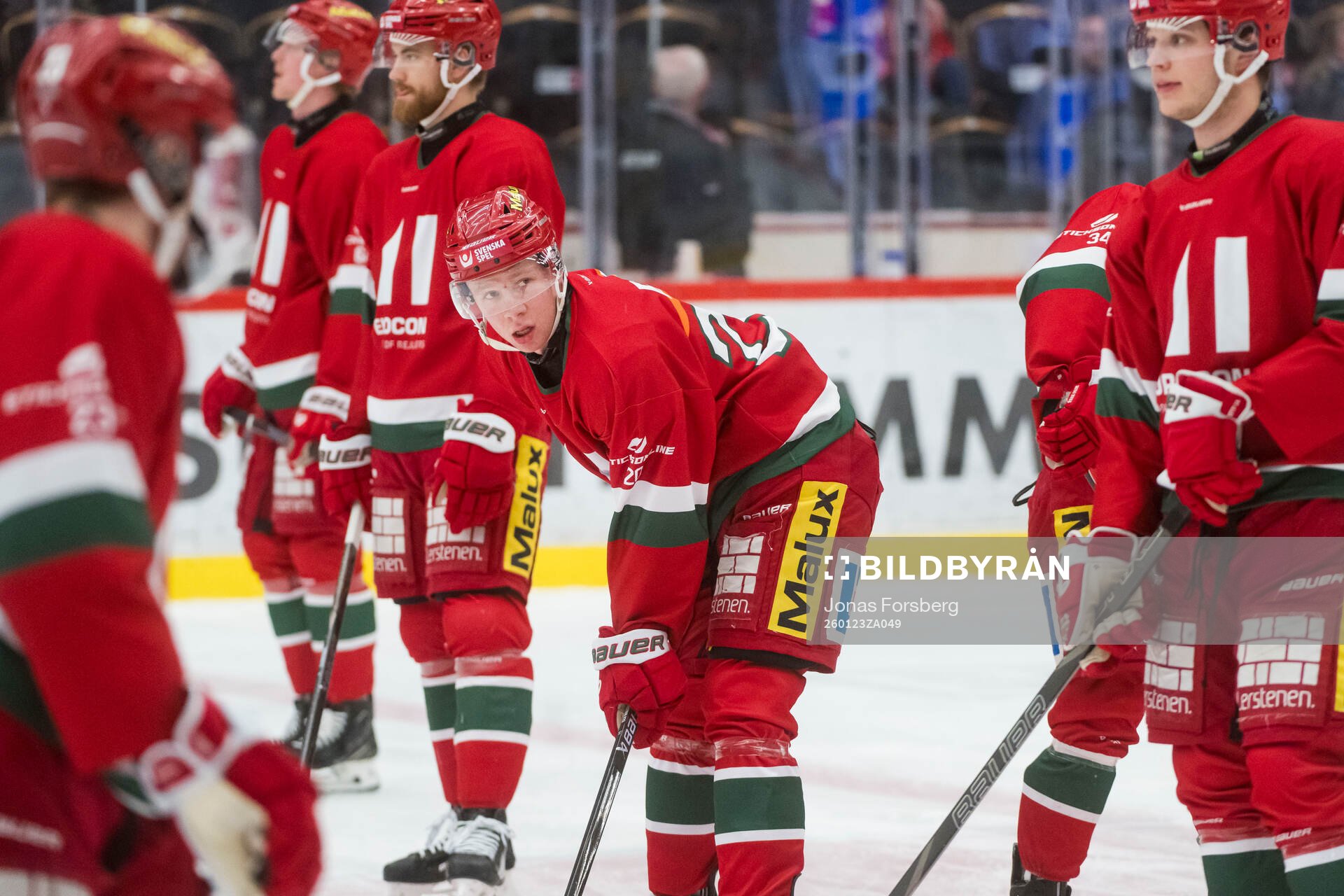 Modos Milton Gästrin innan ishockeymatchen i