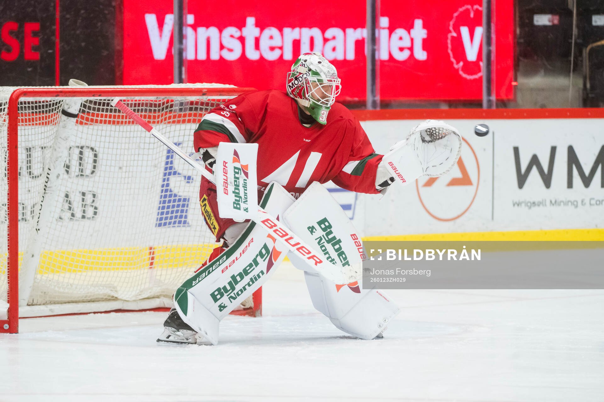 Modos målvakt Adam Werner