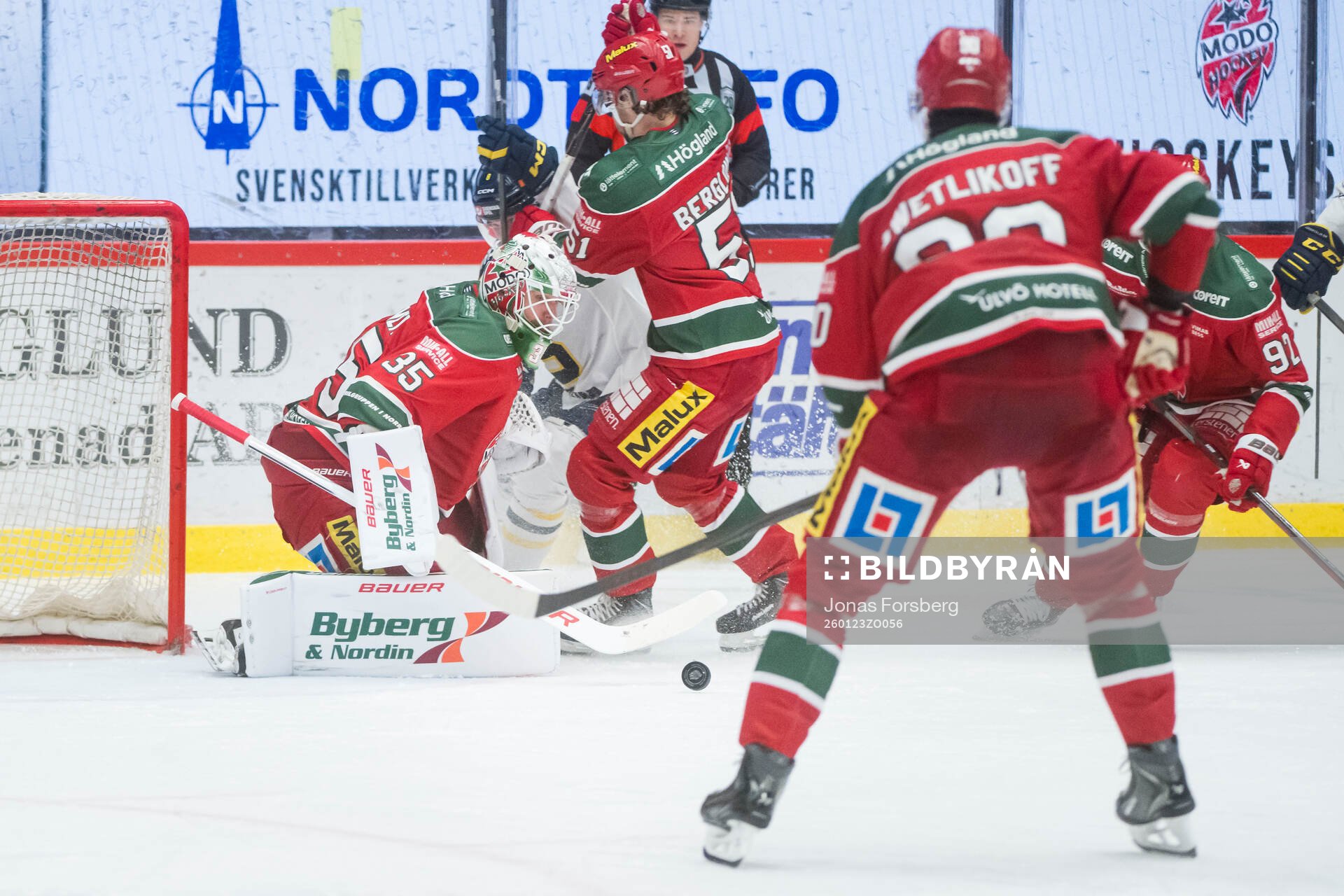 Modos målvakt Adam Werner