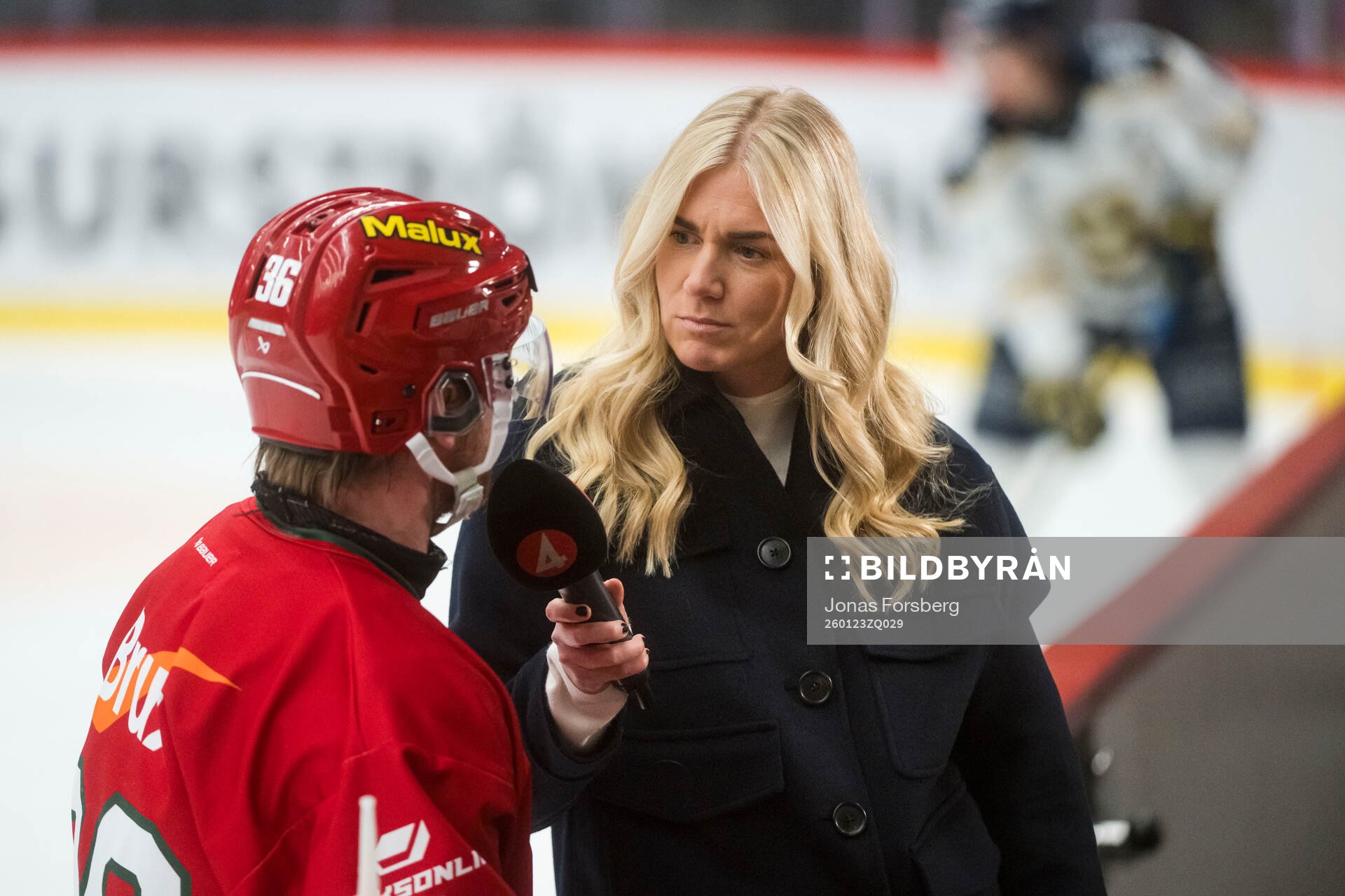 TV4s Kajsa Kalméus intervjuar Modos Sebastian Ohlsson