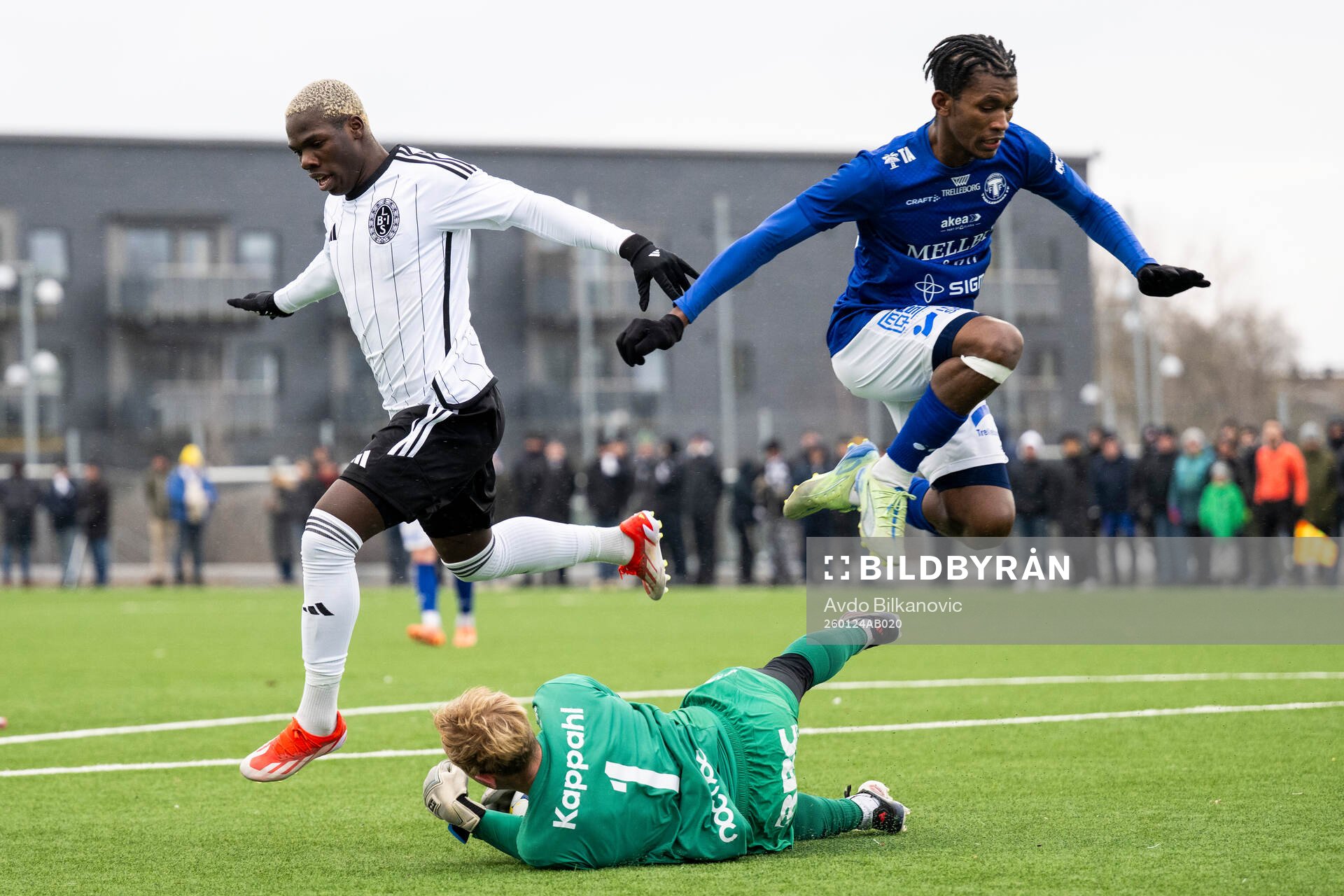 Landskronas Xavier Odhiambo mot Trelleborgs Prince Balde