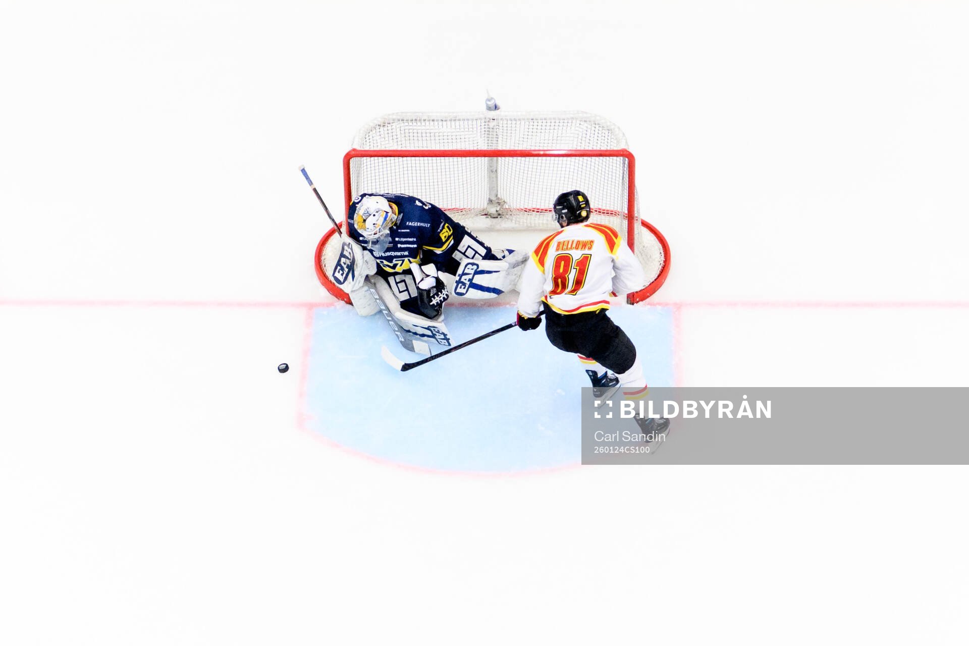 HV71s målvakt Felix Sandström och Brynäs Kieffer Bellows