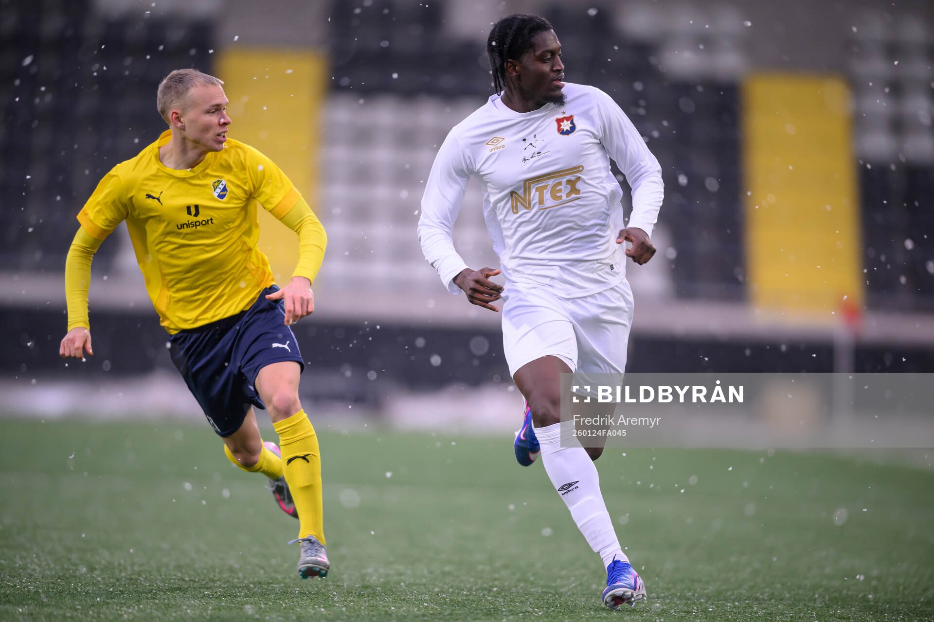 Ljungskiles Jonathan Liljedal och Örgrytes Michael Parker