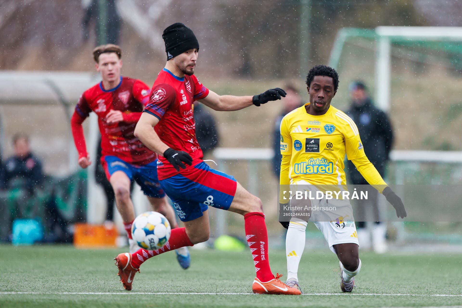 Tvååkers Alfred Ajdarevic och Falkenbergs Kevin Injehu