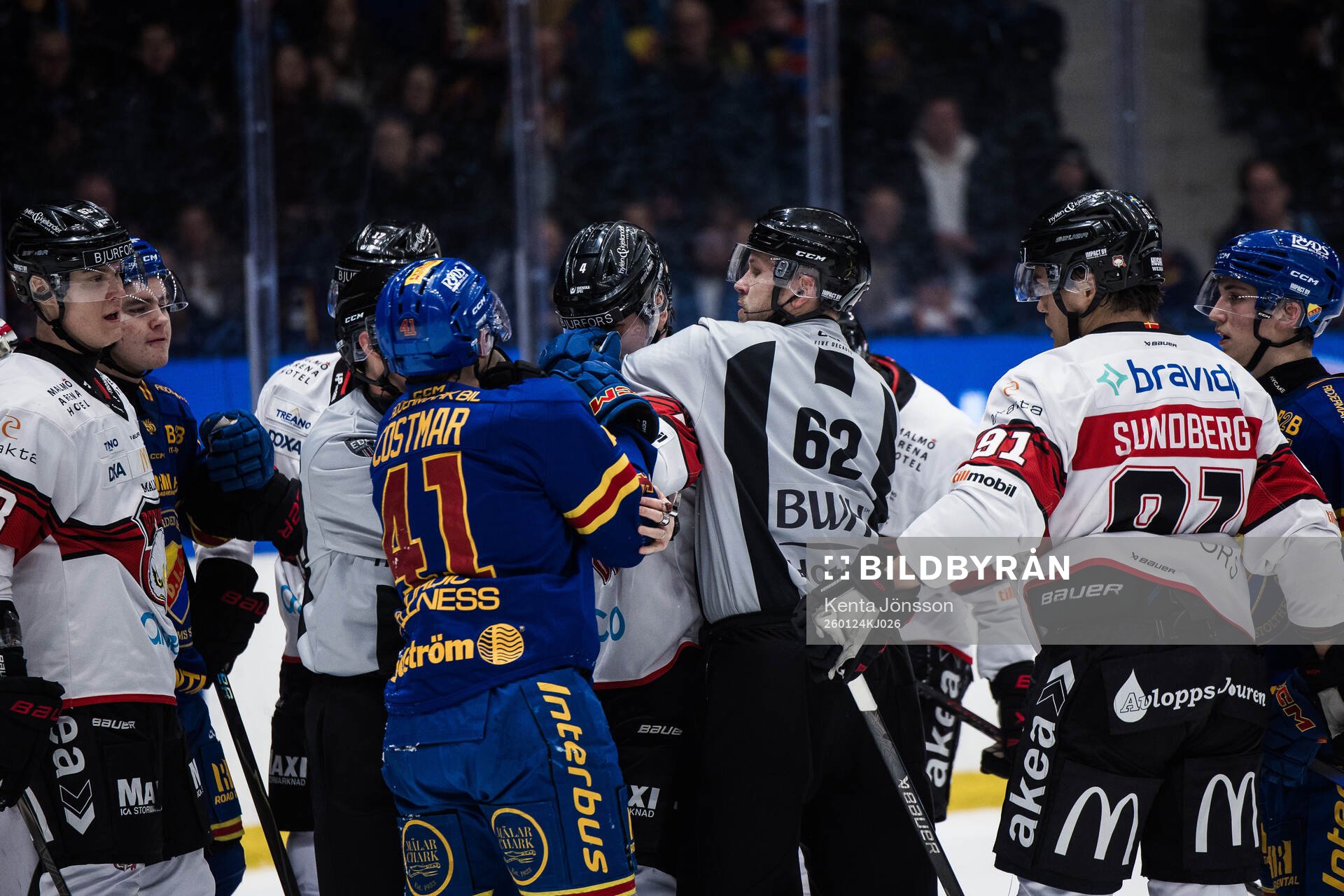 Djurgårdens Arvid Costmar och Malmö Redhawks Martin