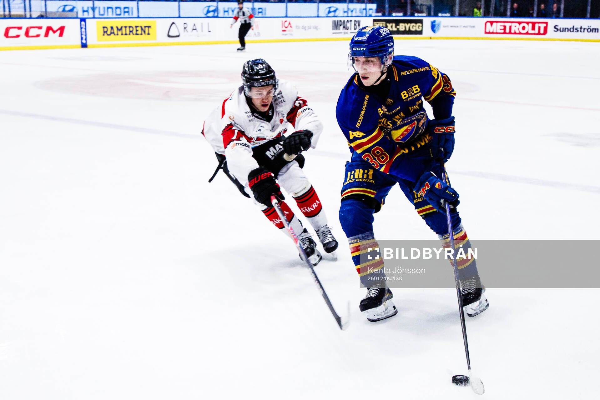 Malmö Redhawks Topi Niemelä och Djurgårdens Victor