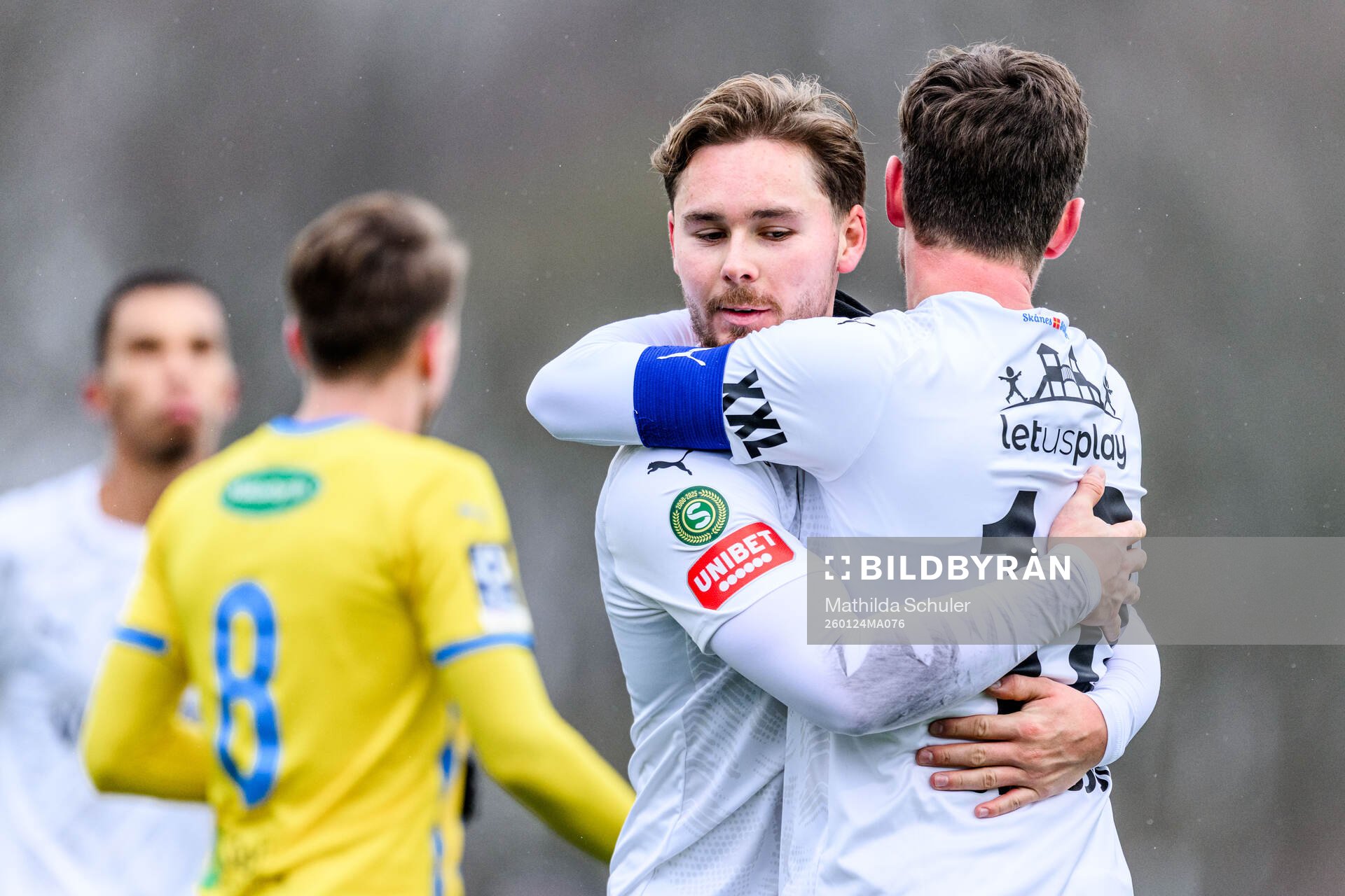 Helsingborgs Simon Bengtsson och Max Svensson jublar
