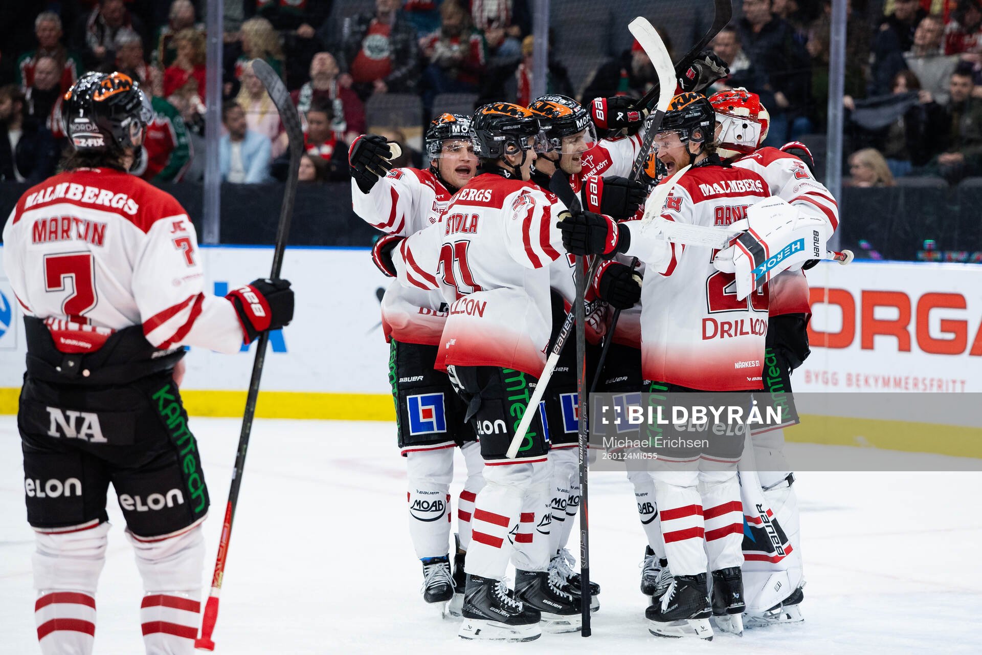 Örebros spelare jublar