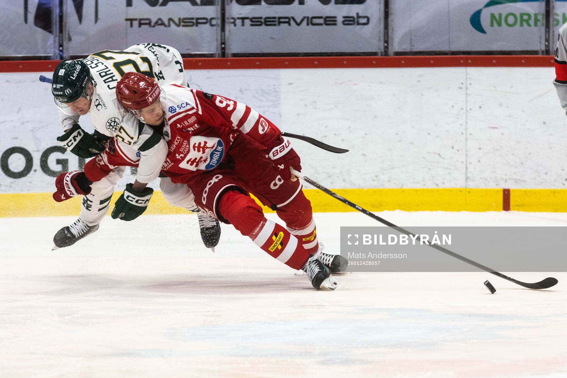 Färjestads Gabriel Carlsson och Timrås Anton Lundmark