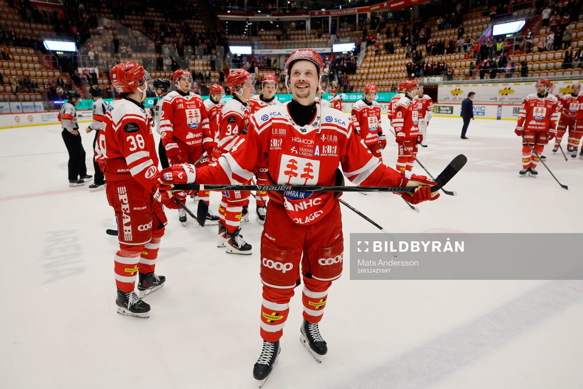 Timrås Jonathan Dahlén jublar