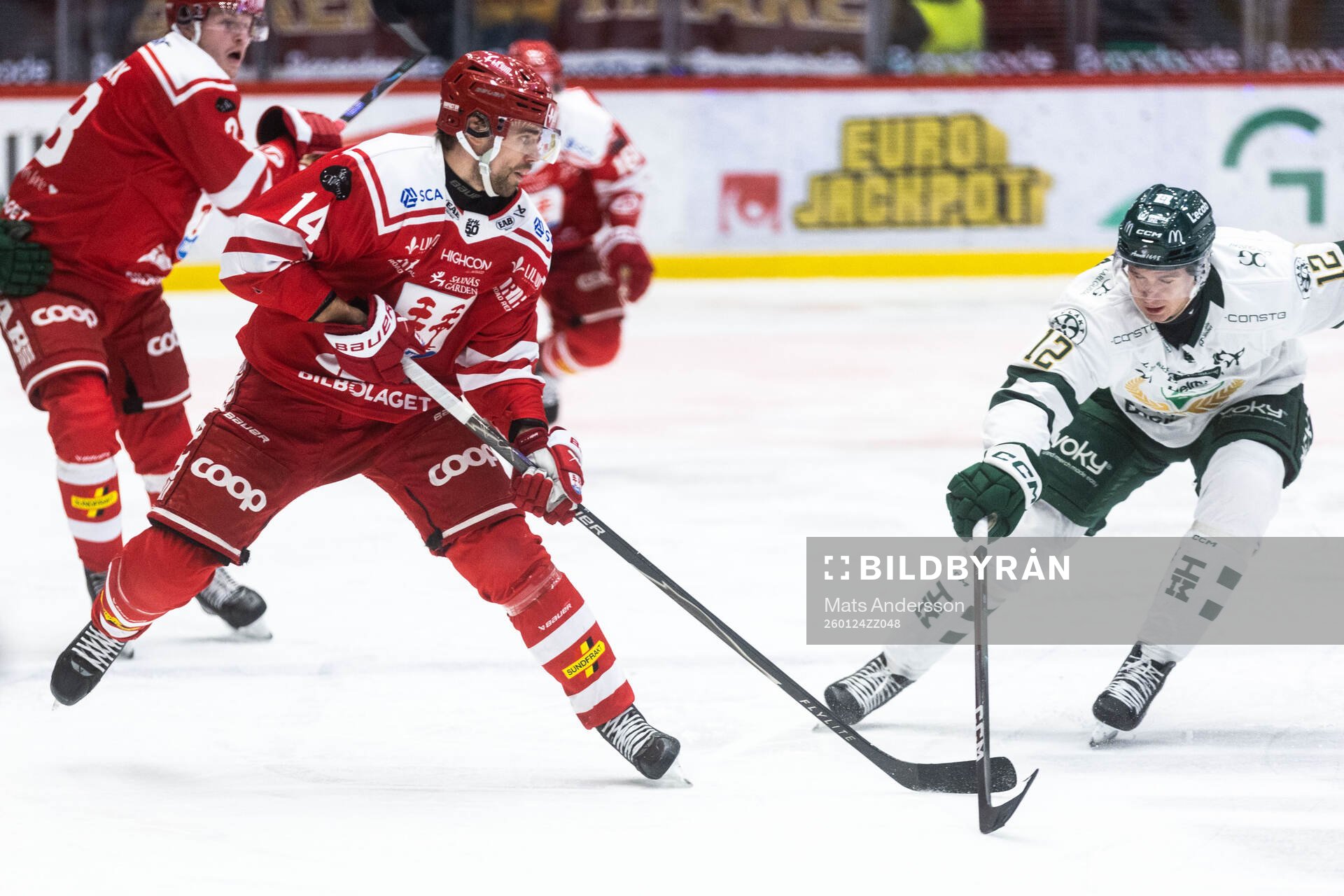 Timrås Emil Pettersson och Färjestads Mikkel Eriksen