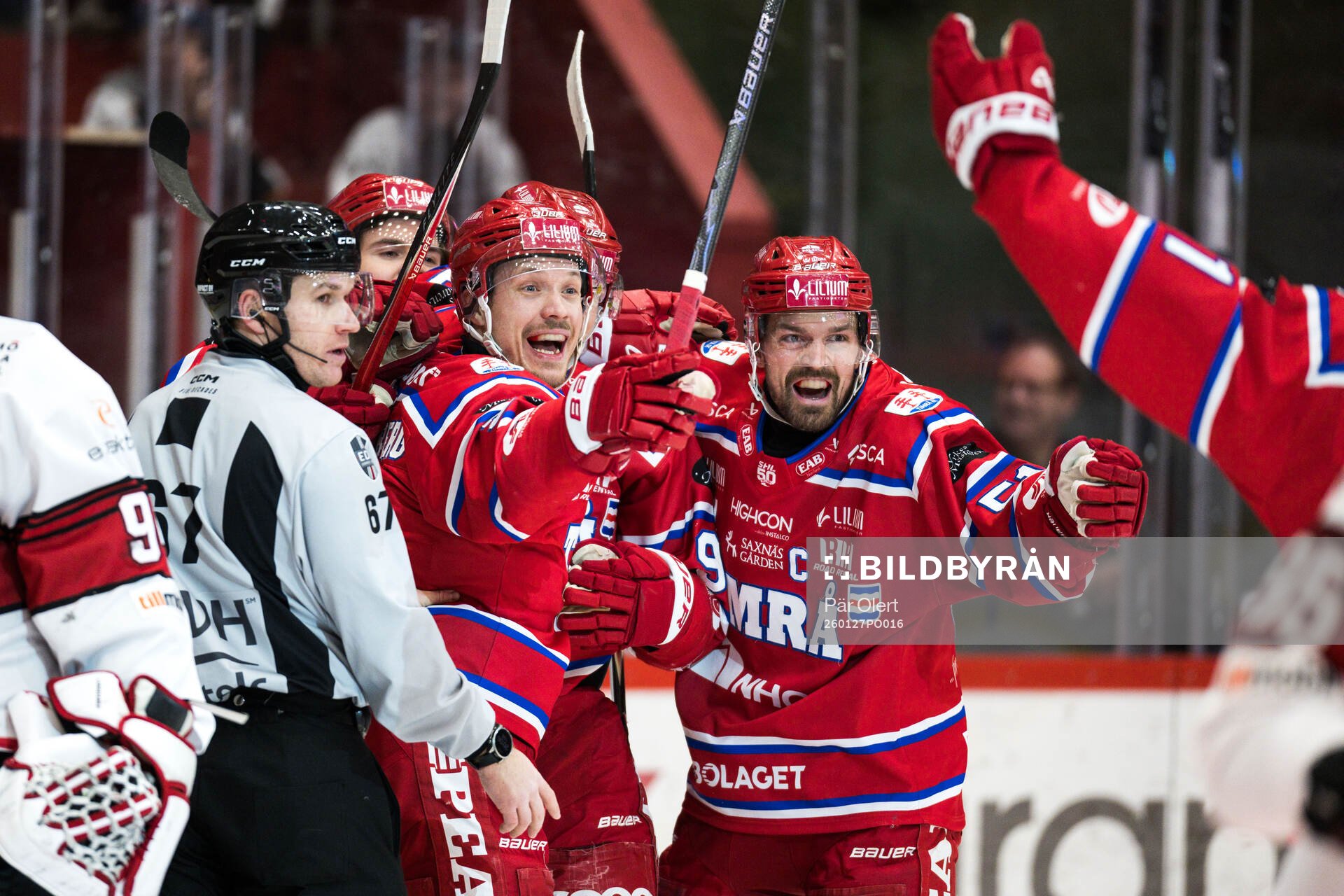 Timrås Didrik Strömberg och Anton Lander jublar