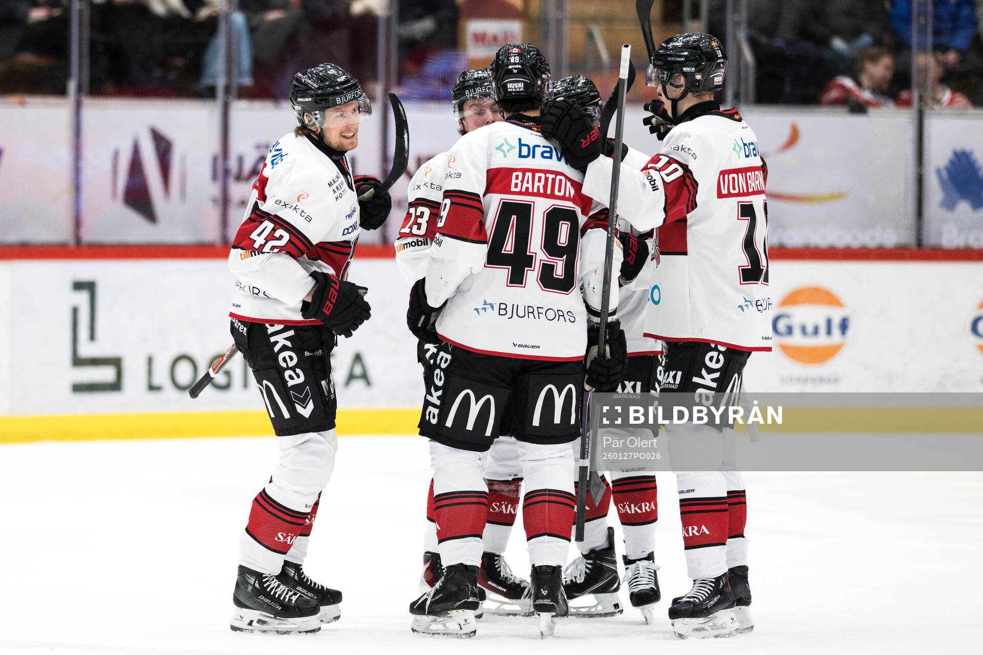 Malmö Redhawks Robin Salo jublar med lagkamrater