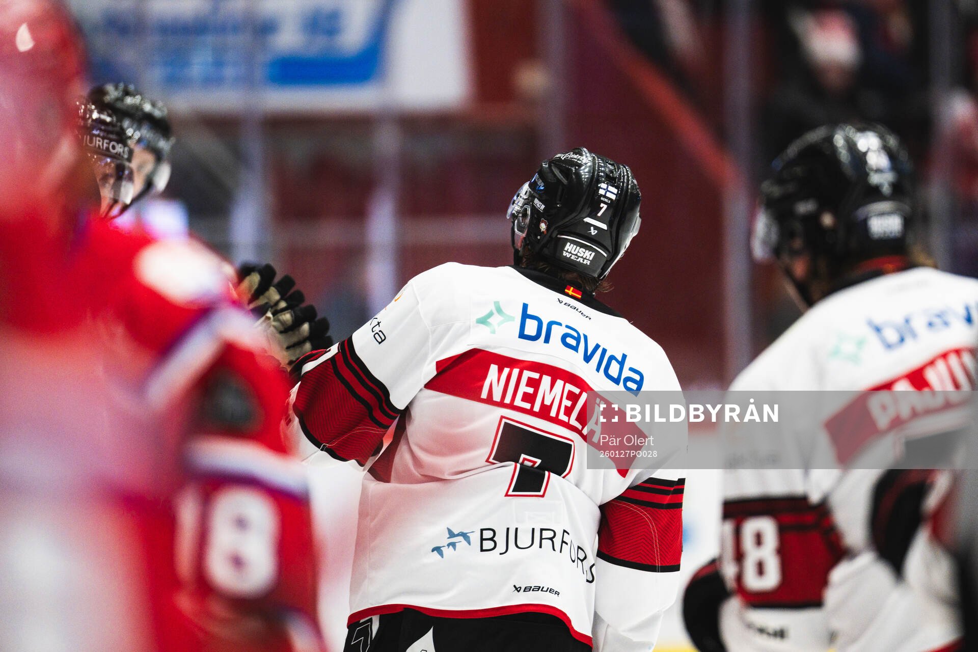 Malmö Redhawks Topi Niemelä jublar