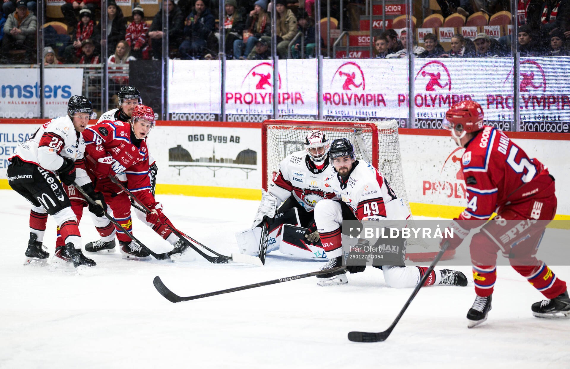 Malmö Redhawks Seth Barton och Timrås Lukas Pilö och