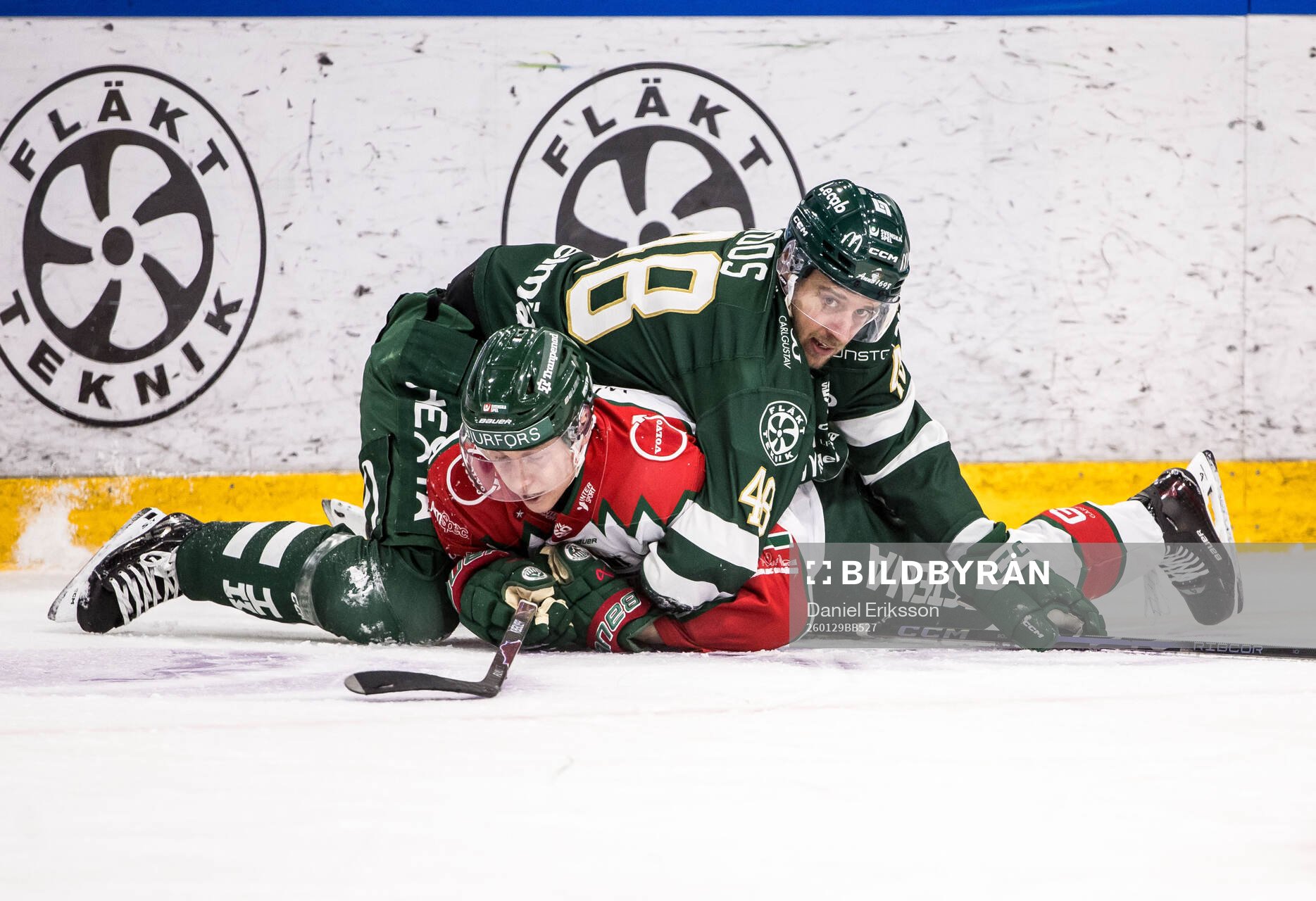 Frölundas Noah Hasa och Färjestads Filip Roos