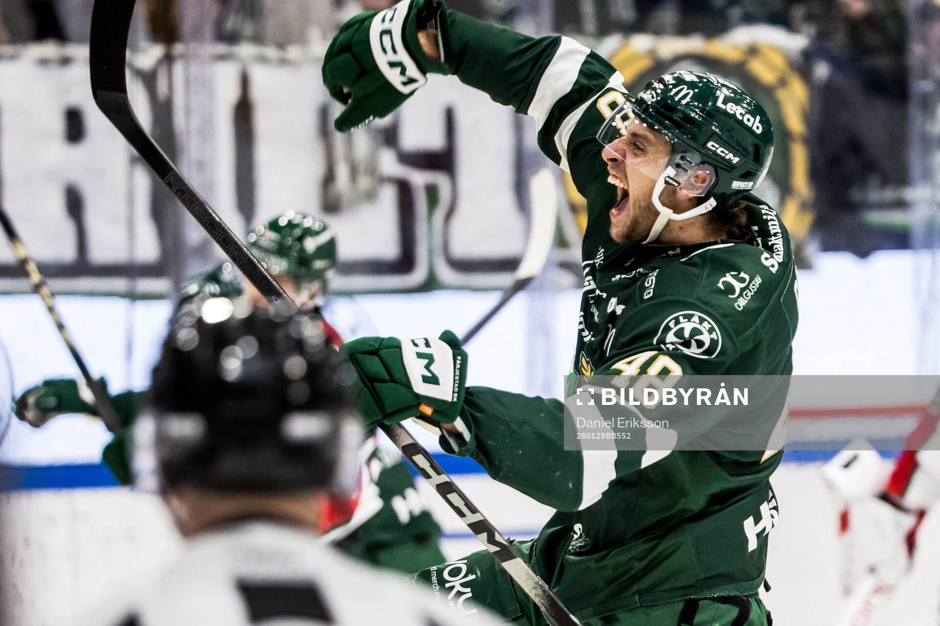 Färjestads Filip Roos jublar