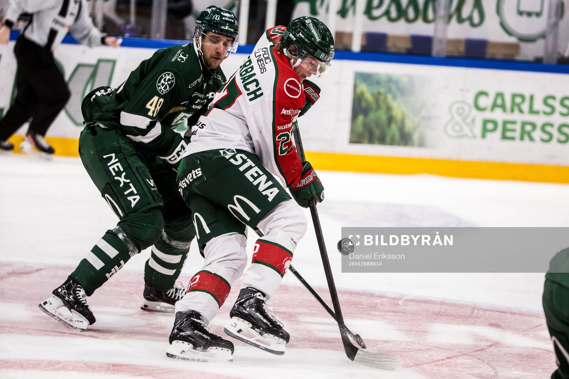 Färjestads Filip Roos och Frölundas Theodor Niederbach