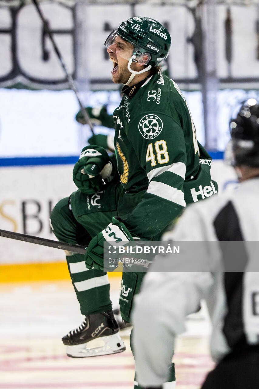 Färjestads Filip Roos jublar