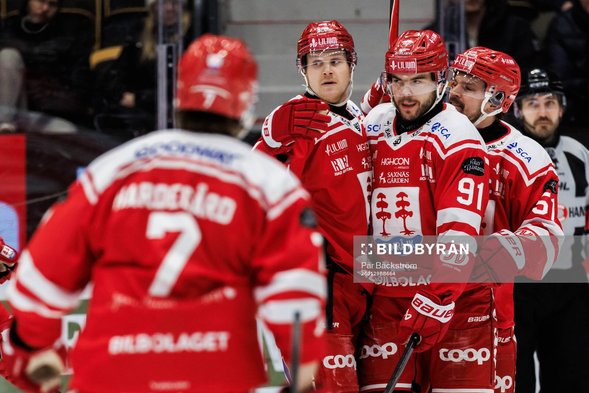 Timrås Sebastian Hartmann jublar med Magnus Pääjärvi
