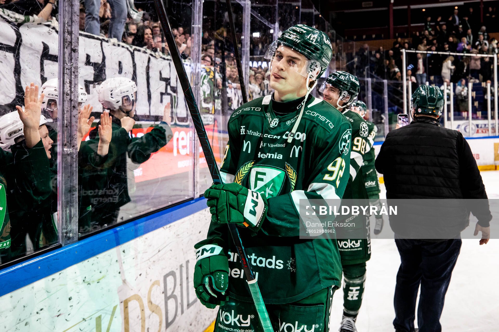 Färjestads Lucas Forsell jublar