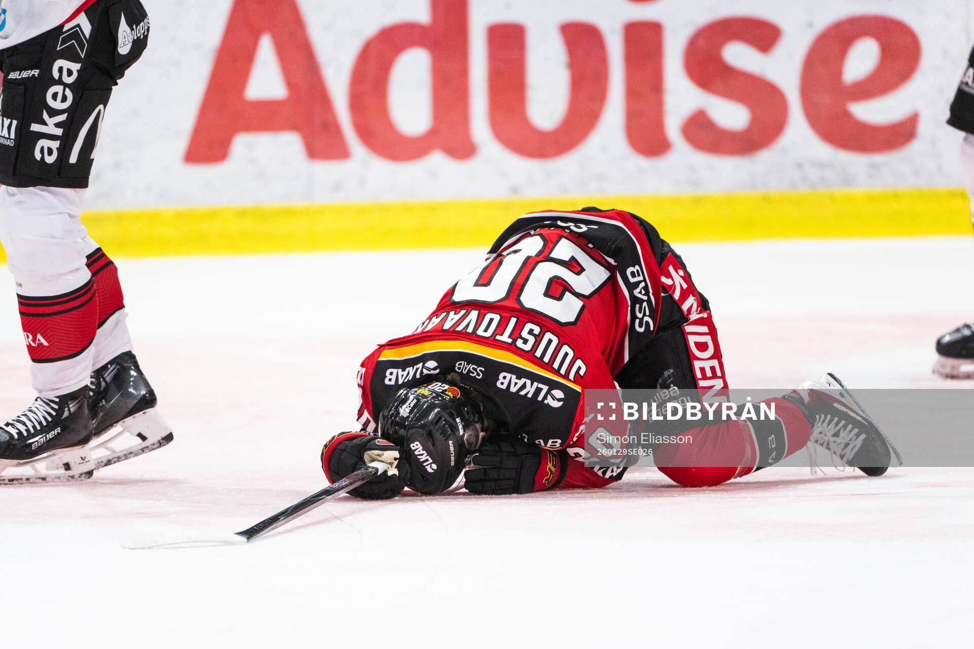 Luleås Casper Juustovaara Karlsson har ont
