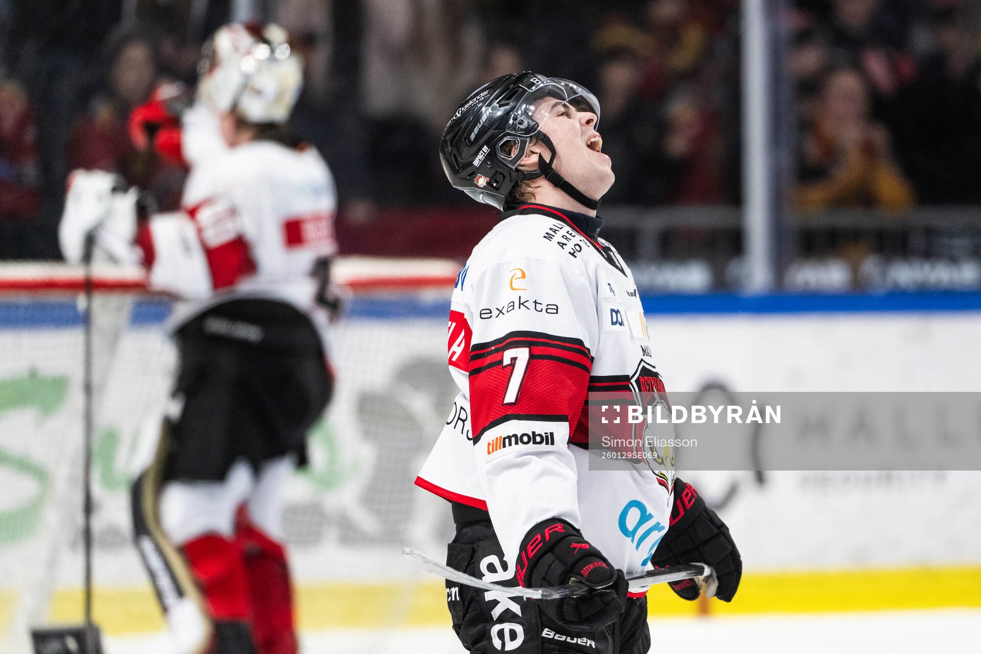 Malmö Redhawks Topi Niemelä reagerar